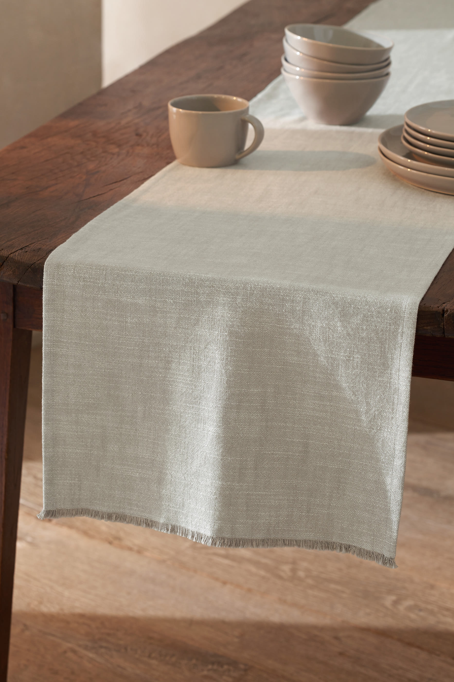 مفرش ناعم رمادي بشرابات