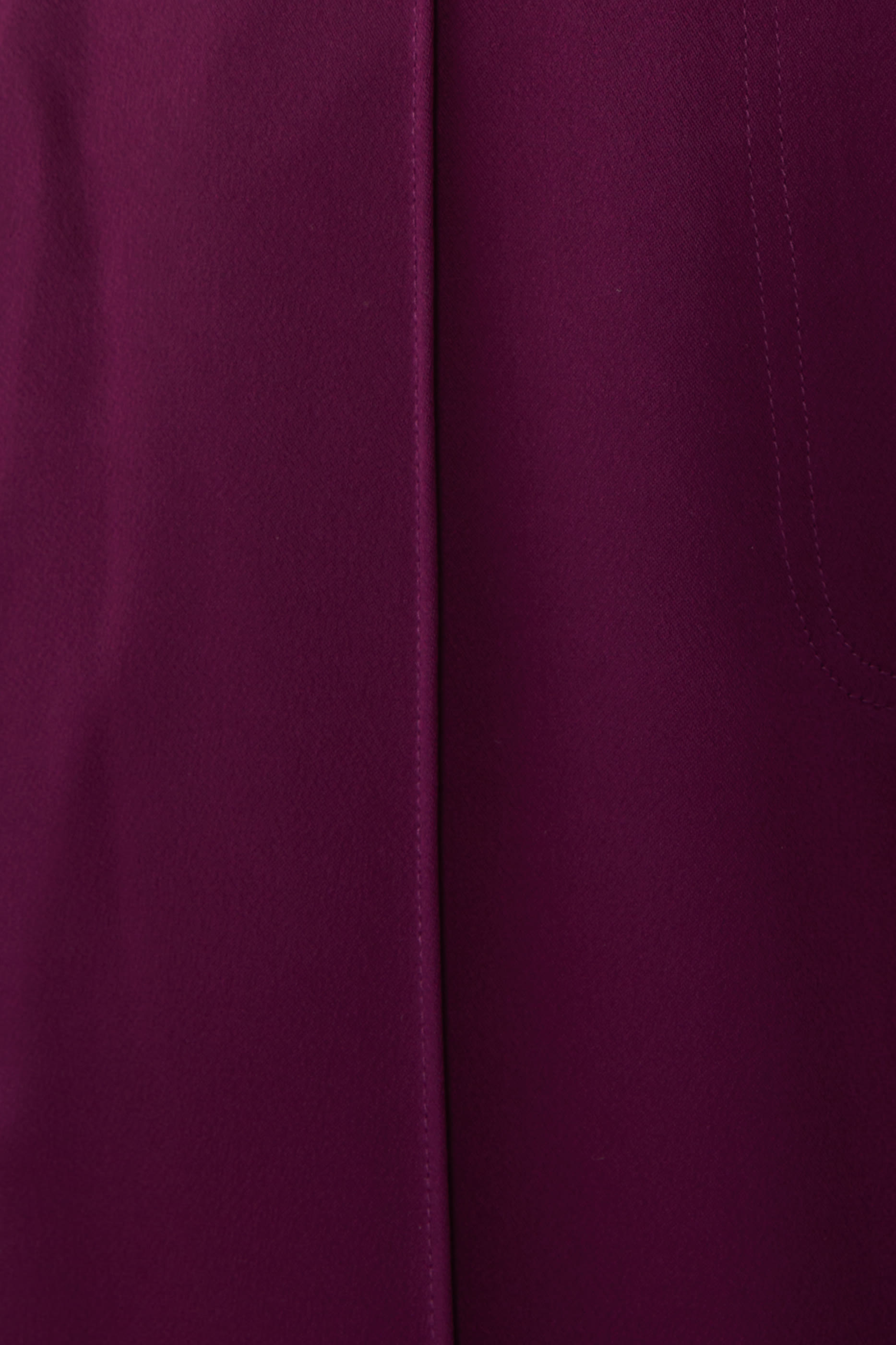 بنطال كيرا بقصة ساق واسعة