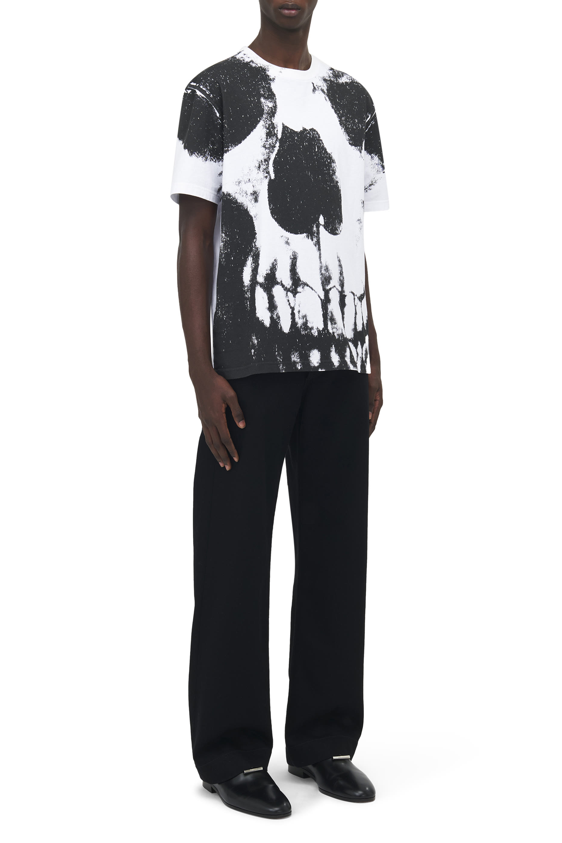 تيشيرت بشعار الماركة