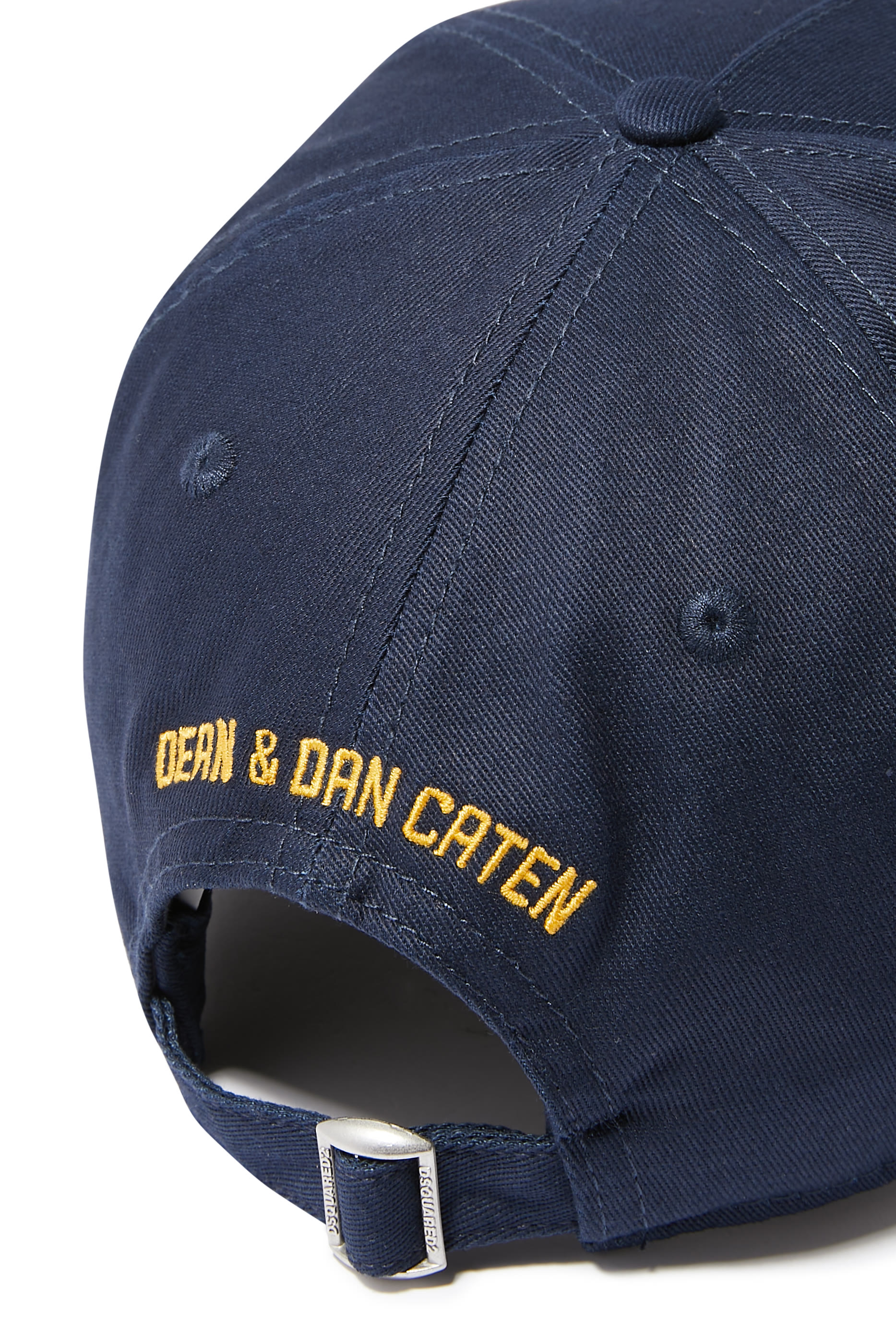 كاب كندا برقعة شعار الماركة