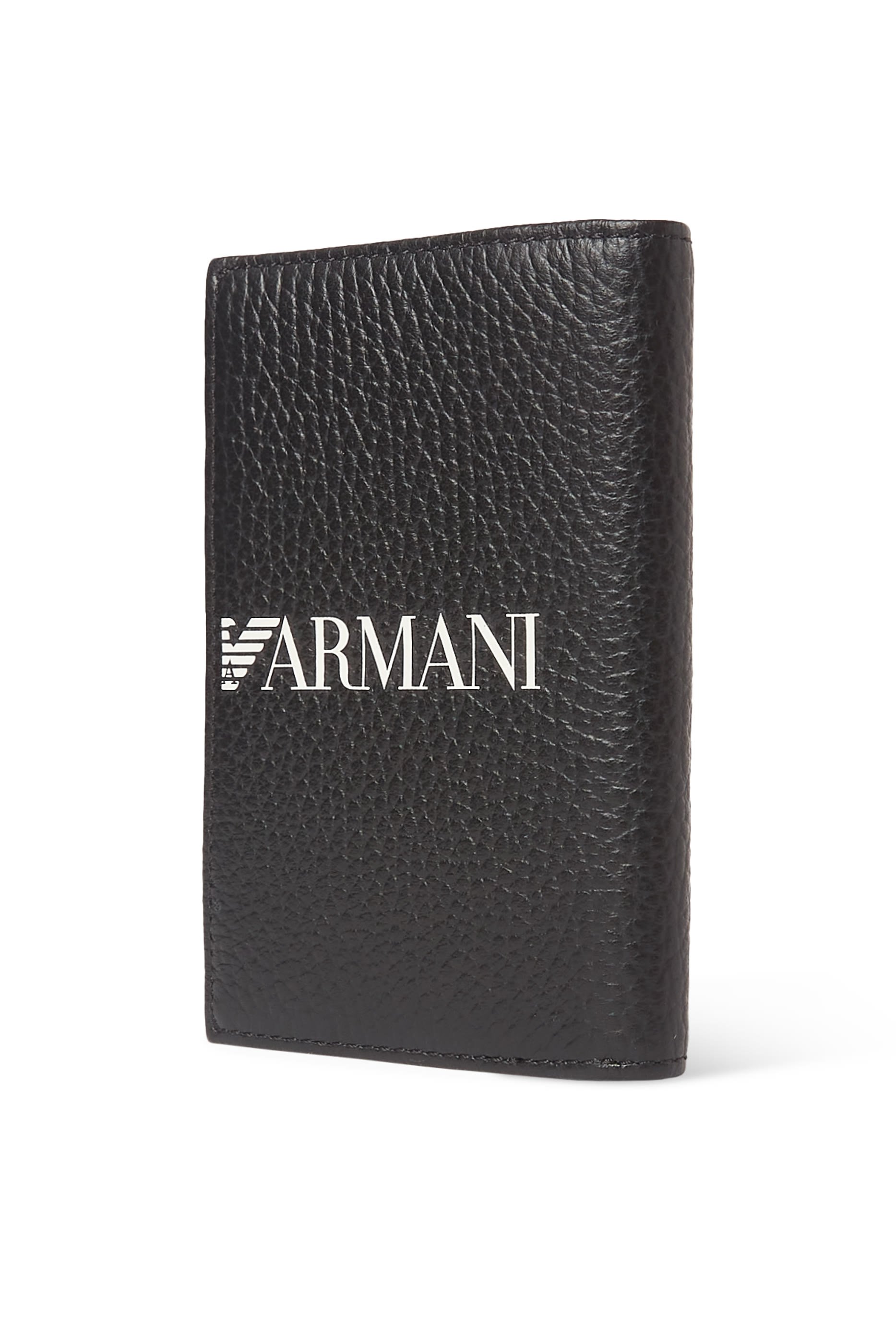 حافظة بطاقات بتصميم ثنائي الطي وشعار الماركة