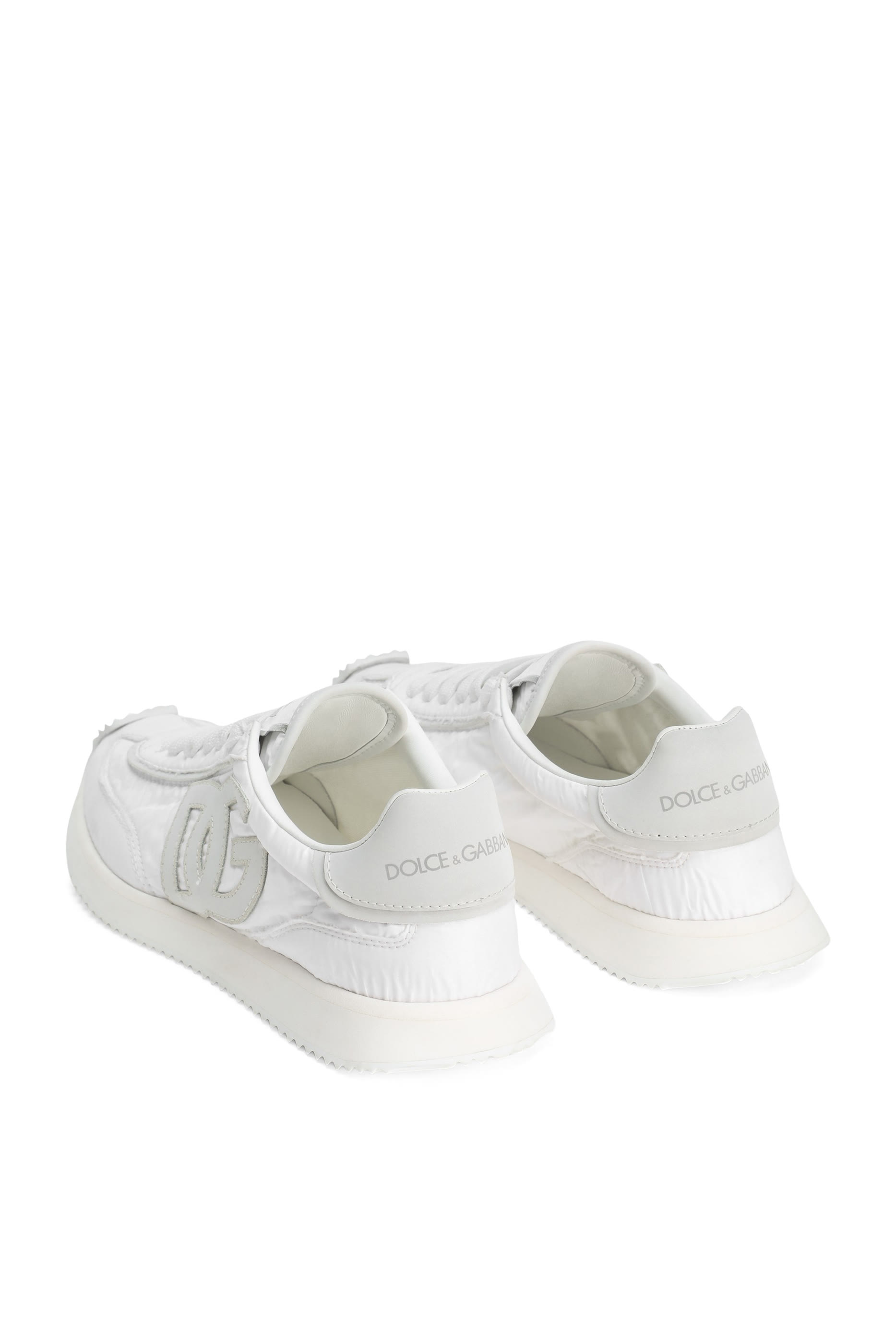 سنيكرز كوشن بشعار الماركة