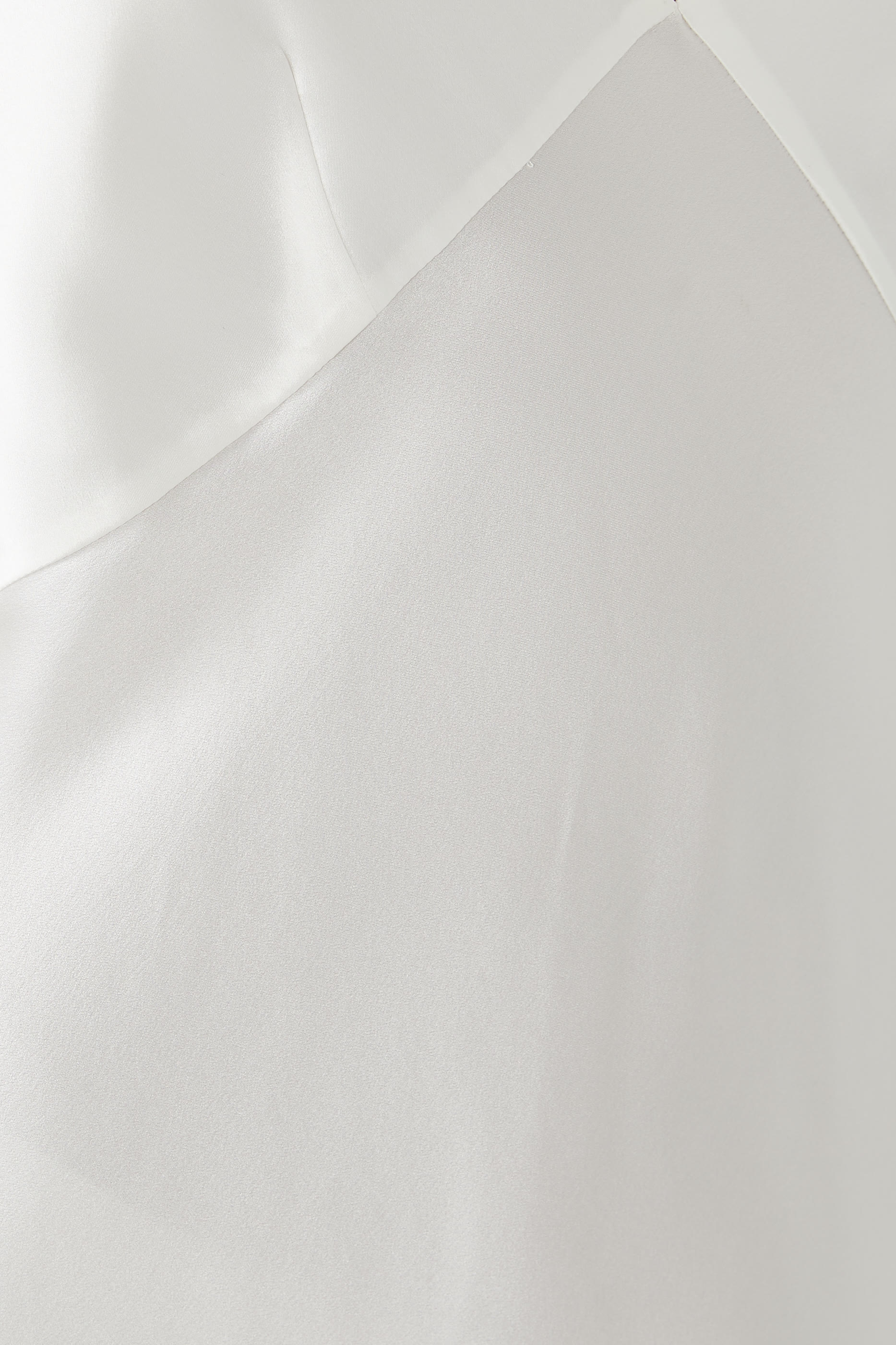 فستان إيسا سهل الإرتداء حرير ستان