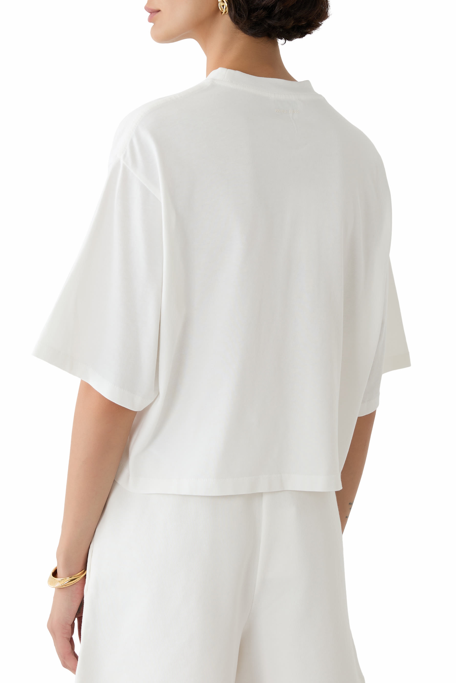 تيشيرت مايرس بقصة قصيرة مزين بإطار بحروف شعار الماركة