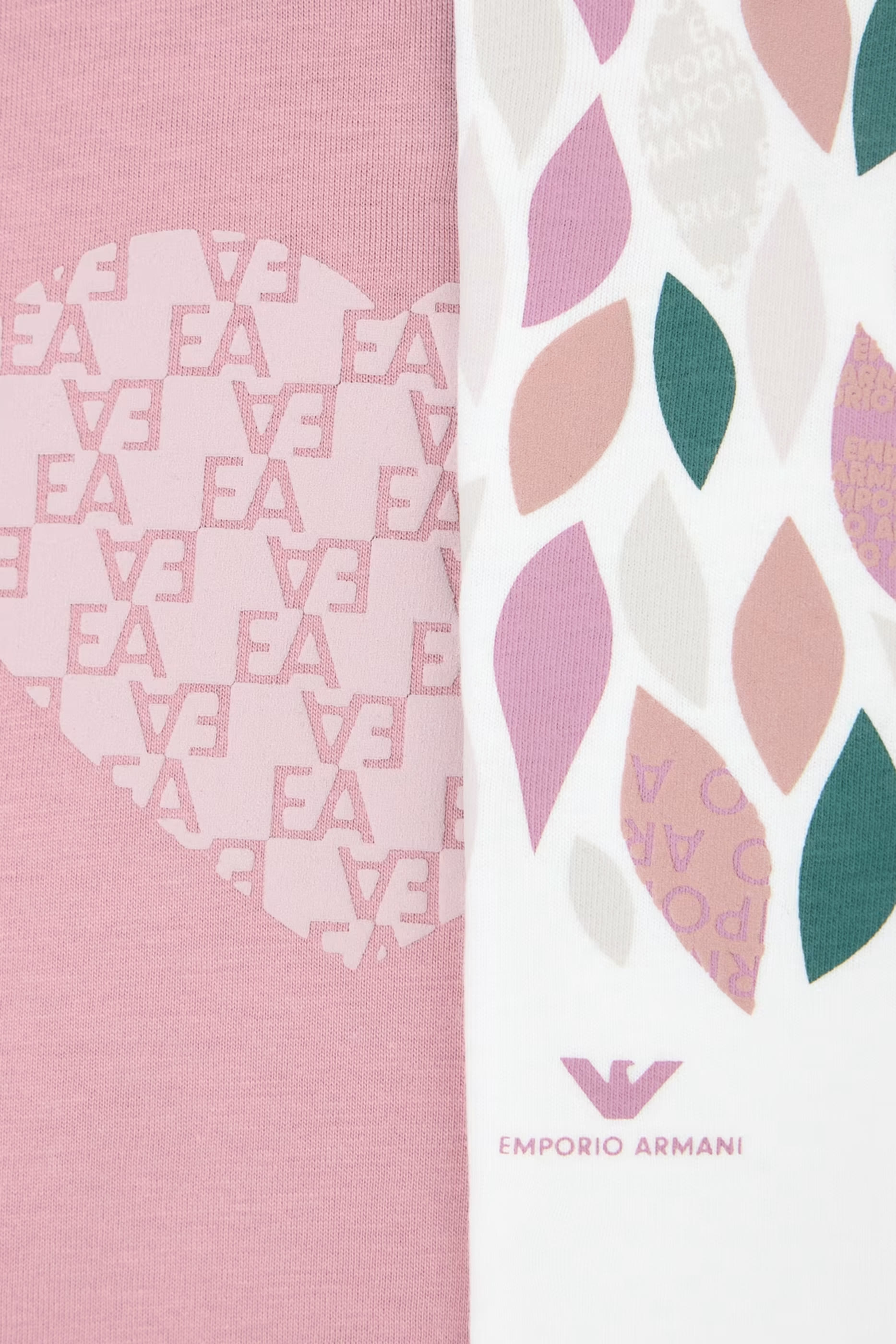 طقم تيشيرت بنقشة قلب وورق وشعار الماركة للأطفال