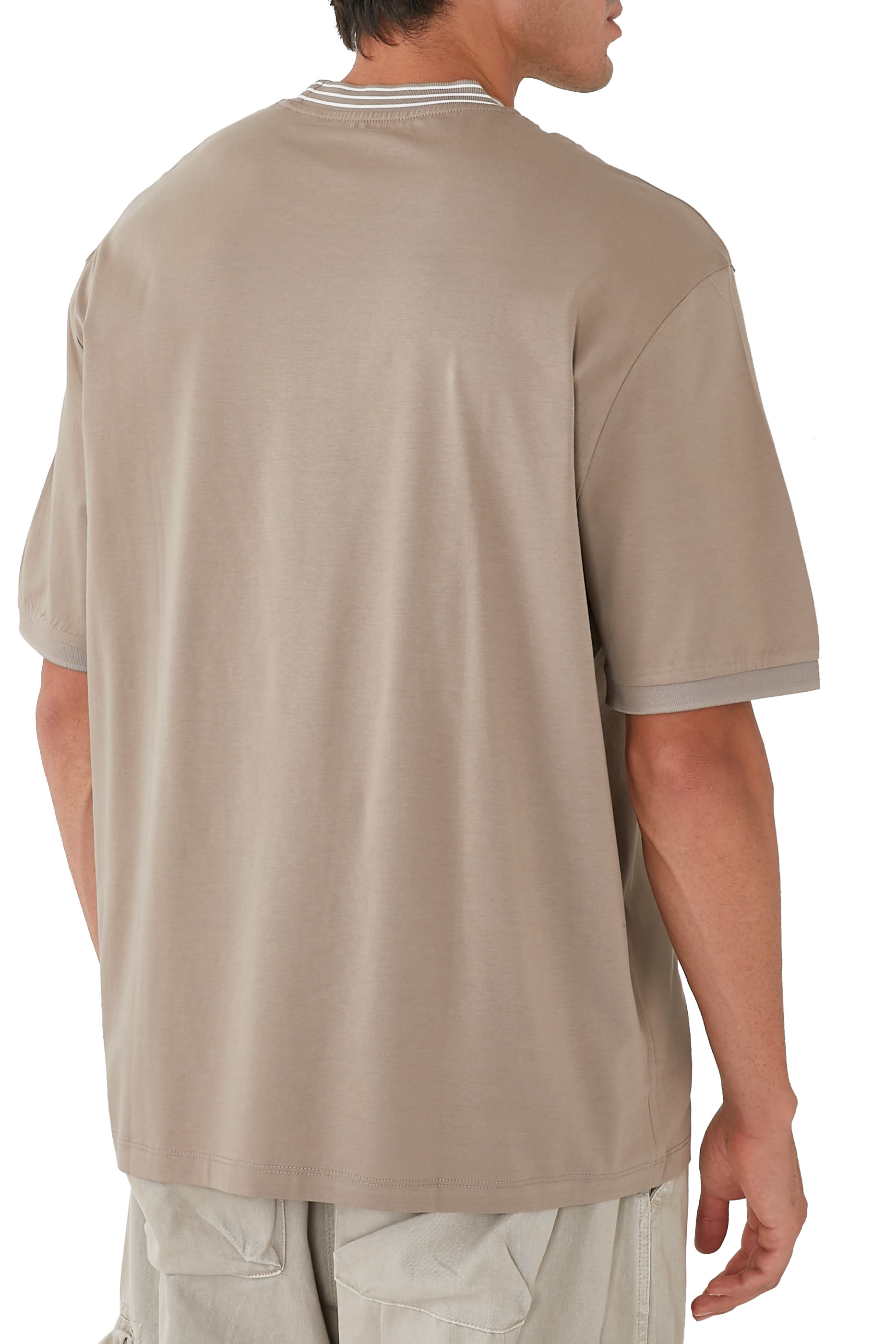 تيشيرت ذا جمنازيوم بياقة ضيقة