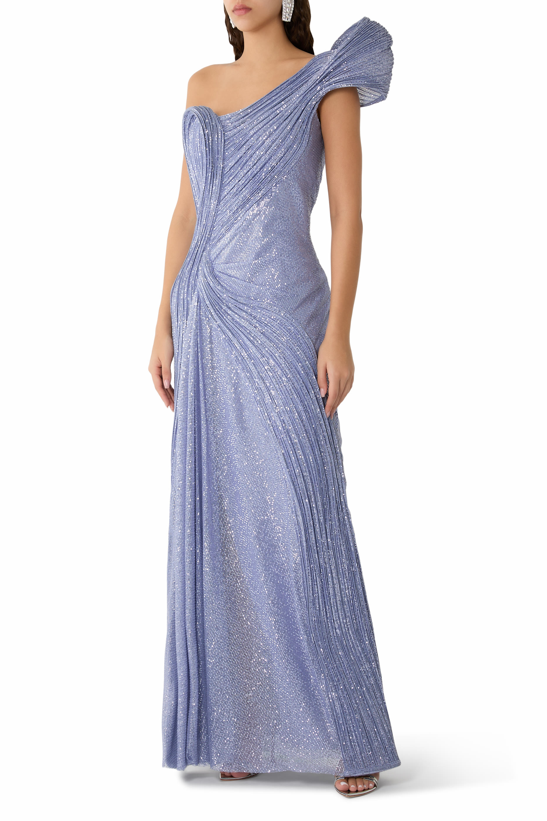 فستان سهرة بتصميم مموج منحوت