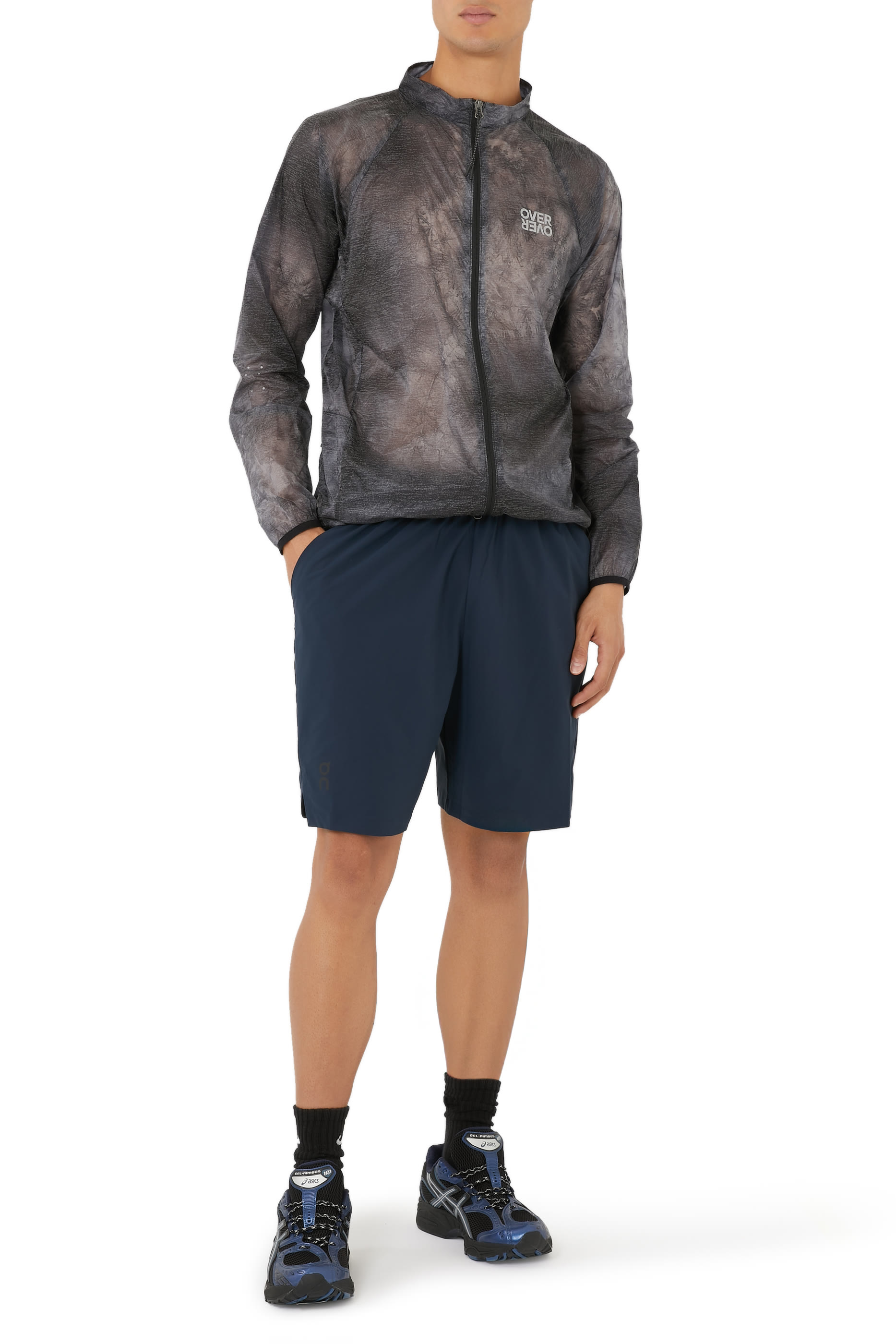 جاكيت رياضي مقاوم للأمطار