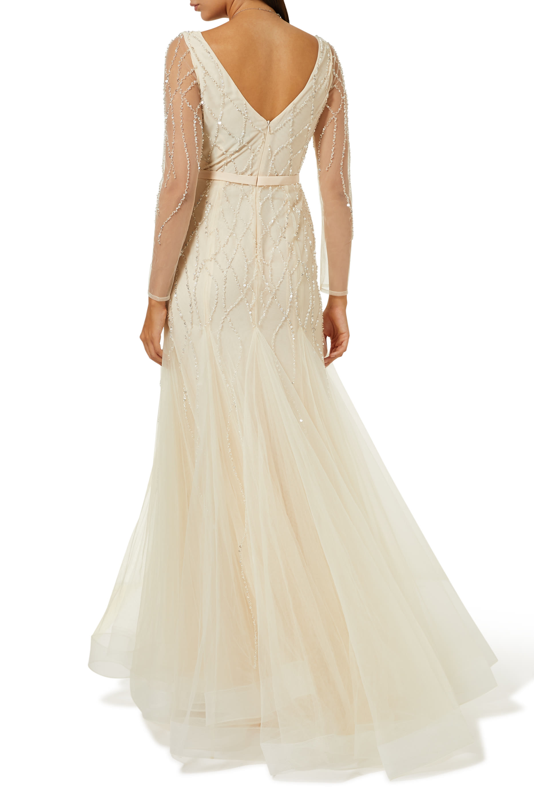 فستان سهرة بأكمام طويلة مرصع