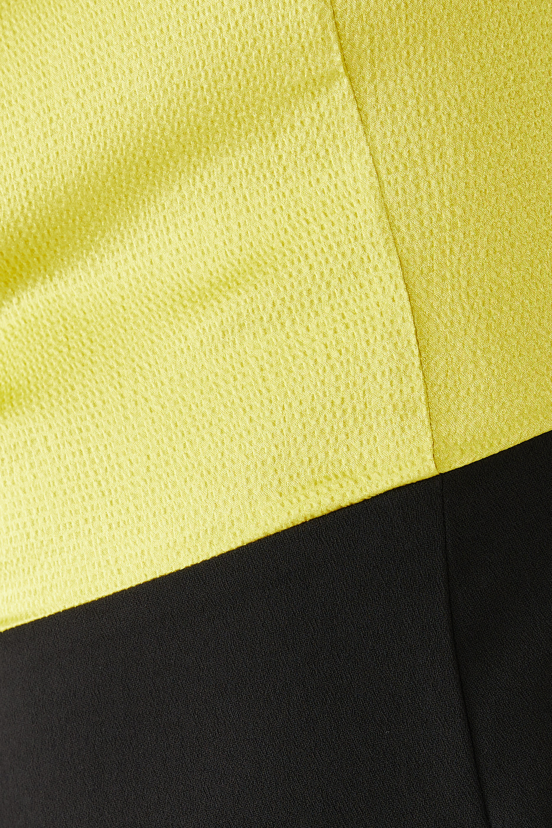 فستان أدلي طويل