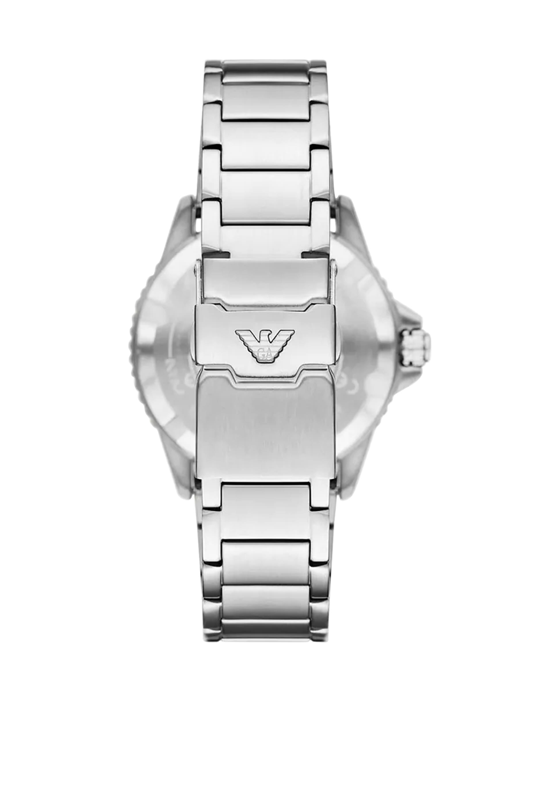 ساعة ورلد إكسبلورر بإطار سنتالس ستيل بمؤشرات ثلاثية تعمل بالطاقة الشمسية