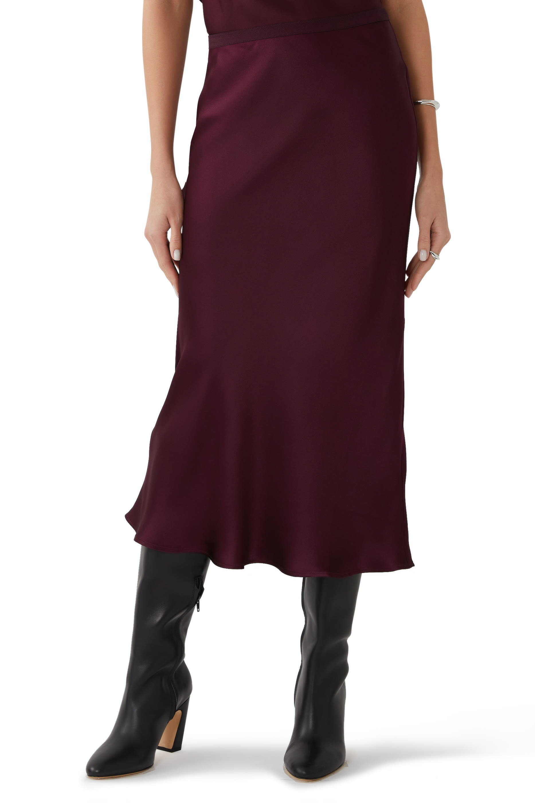 تنورة بار حرير