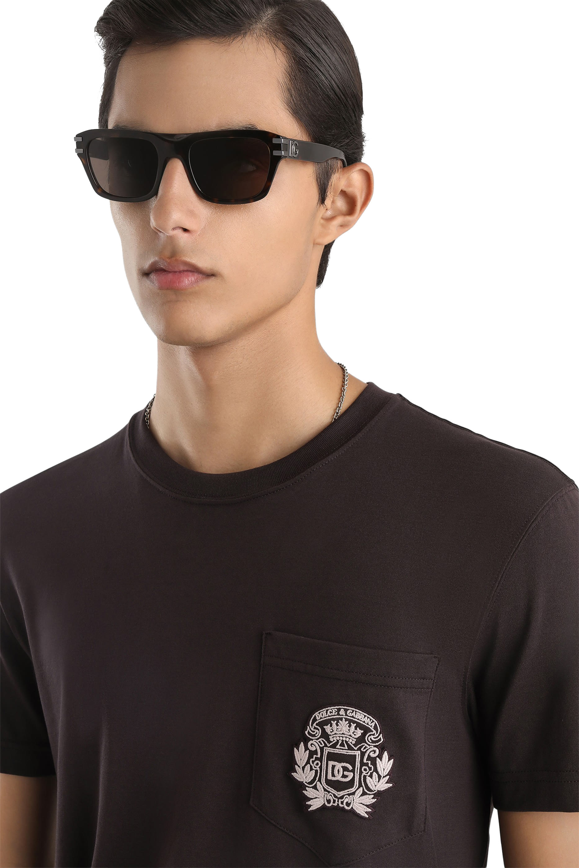 تيشيرت مطرز بشعار الماركة