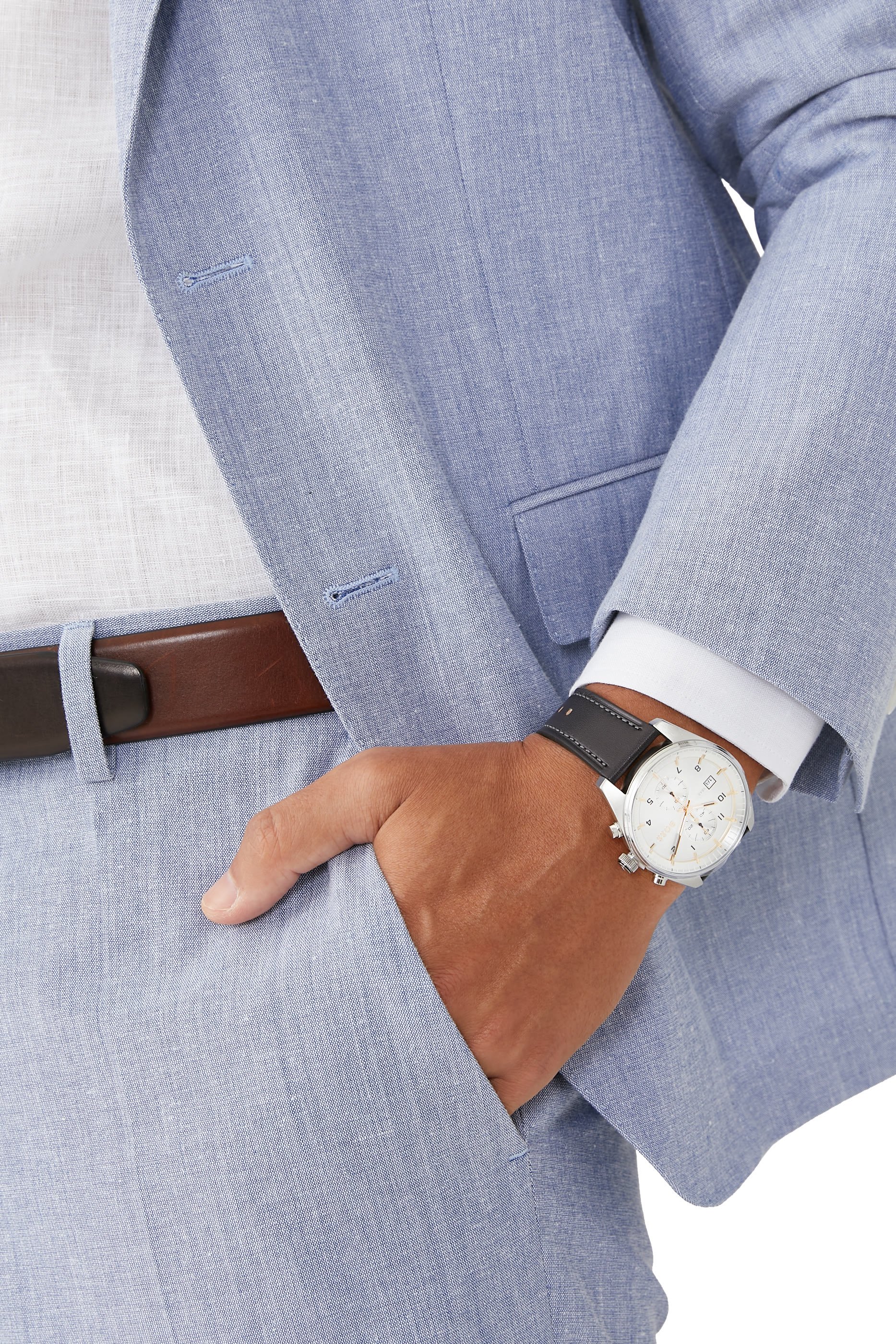 ساعة سكاي ترافيلر