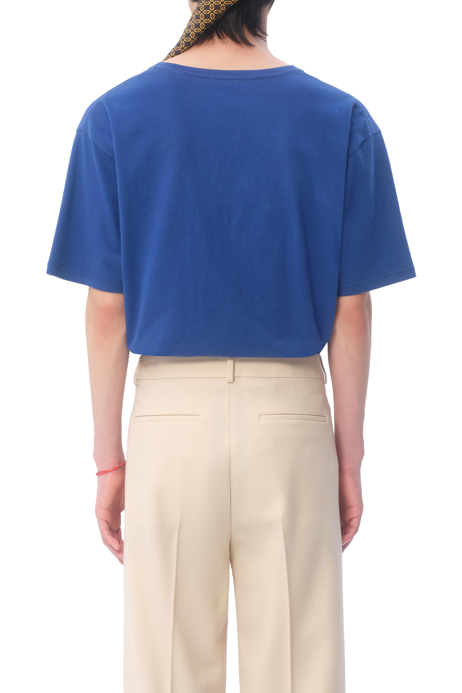 تيشيرت بطبعات شي فالنتينو