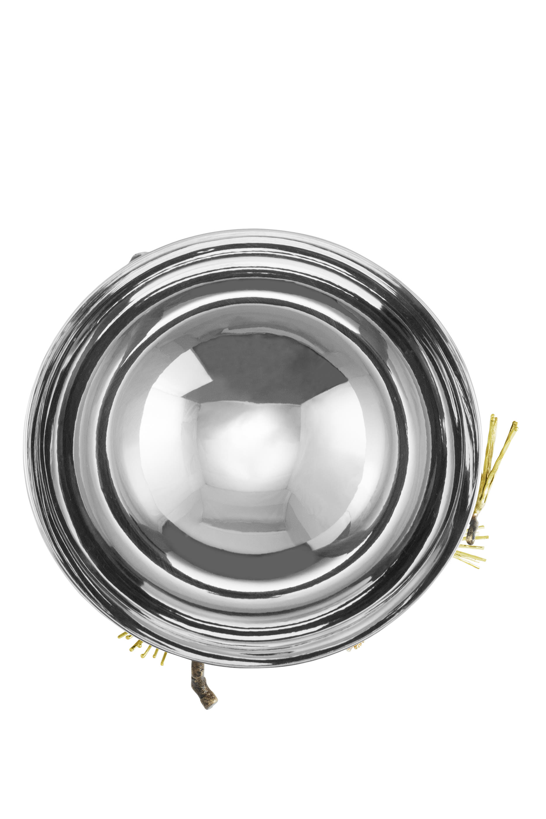 وعاء تقديم مزين بالصنوبر