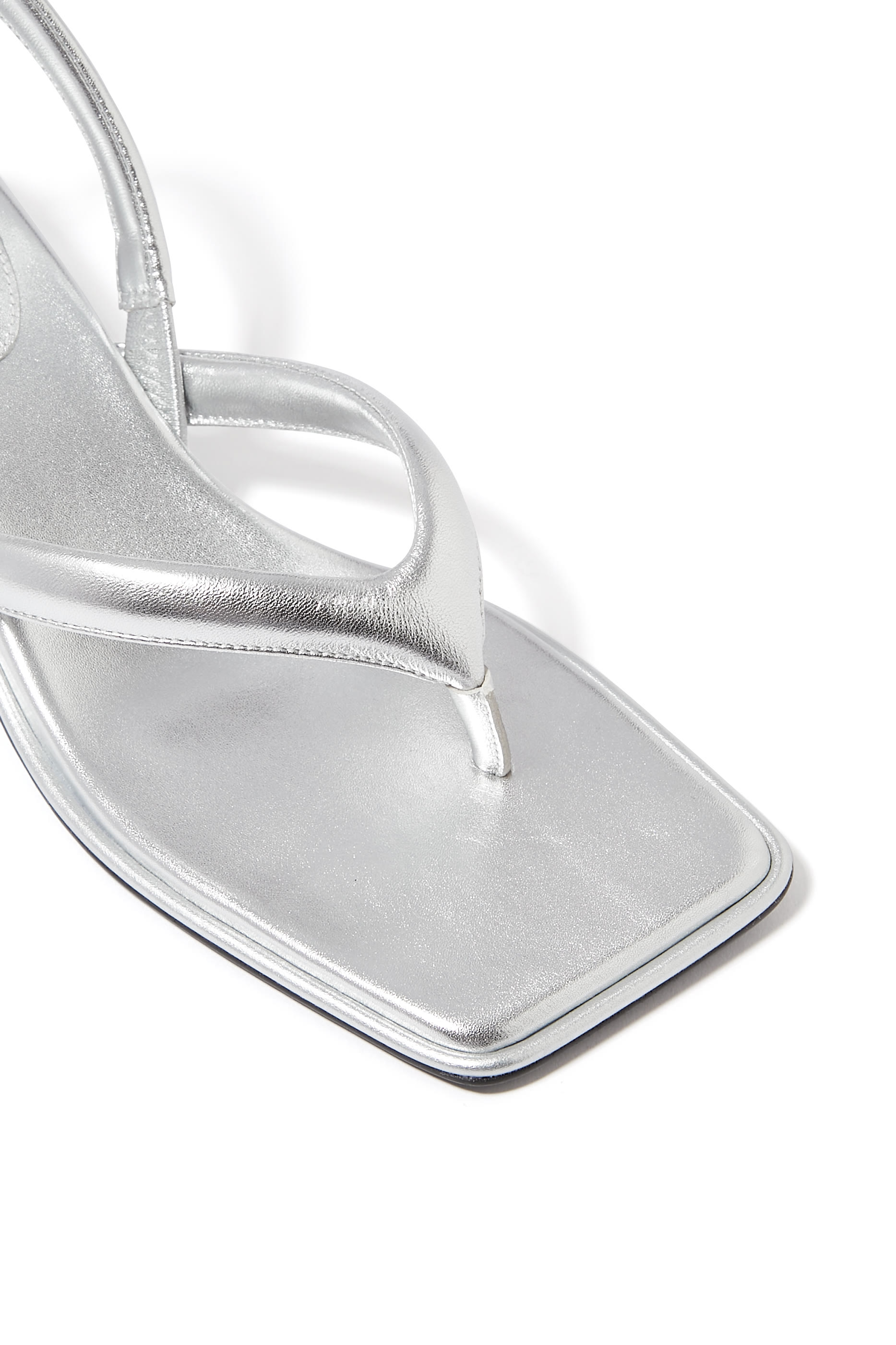 صندل 40 بتصميم ثونغ بكعب وسير خلفي