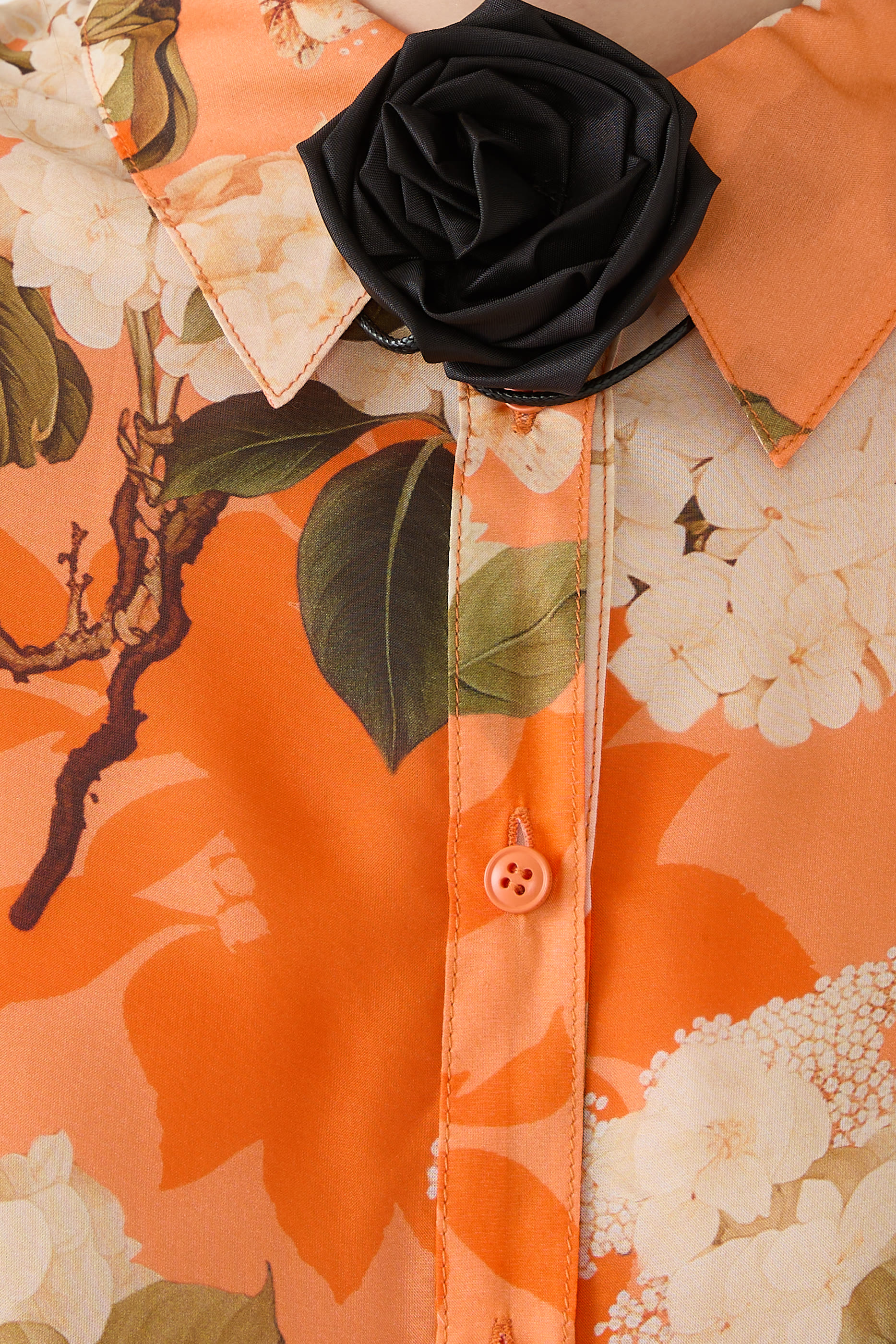 بلوزة ديلا بنقشة كوبية