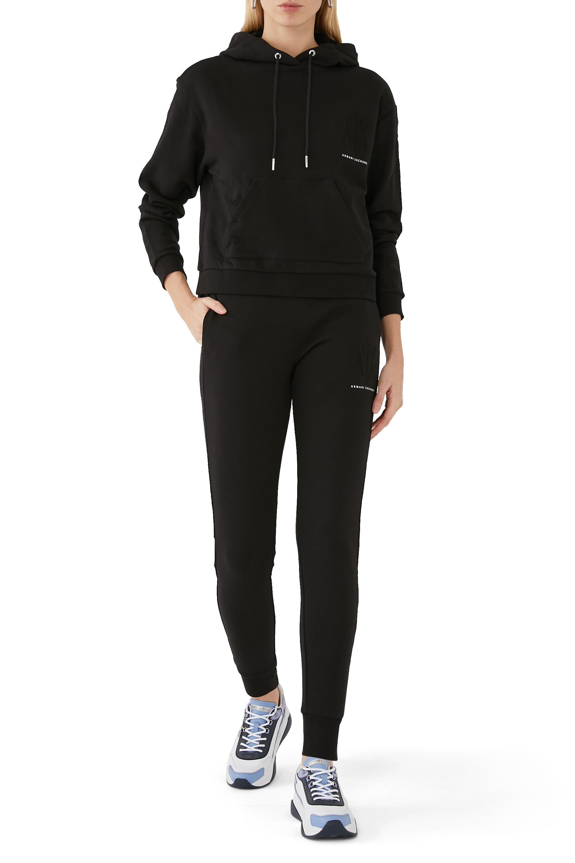 كنزة ايكون بغطاء رأس وشعار الماركة