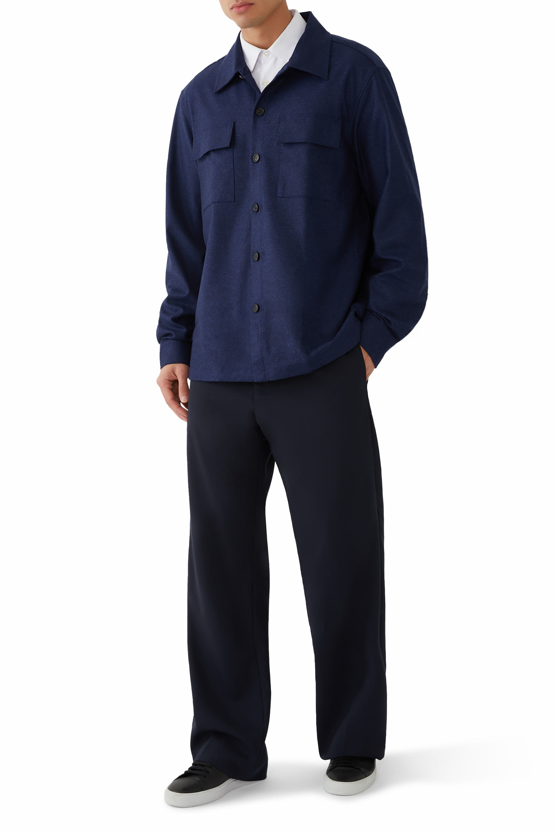 سترة بأكمام طويلة