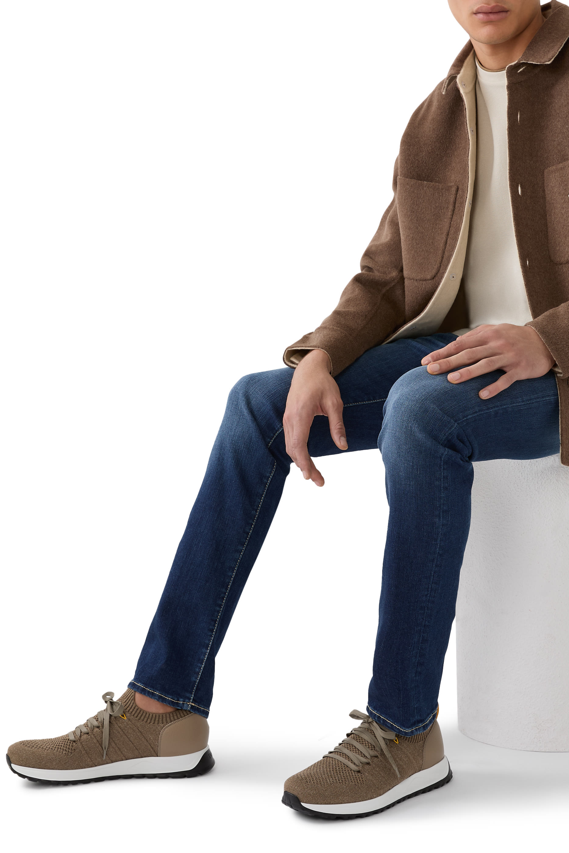 سنيكرز قماش معالج وجلد