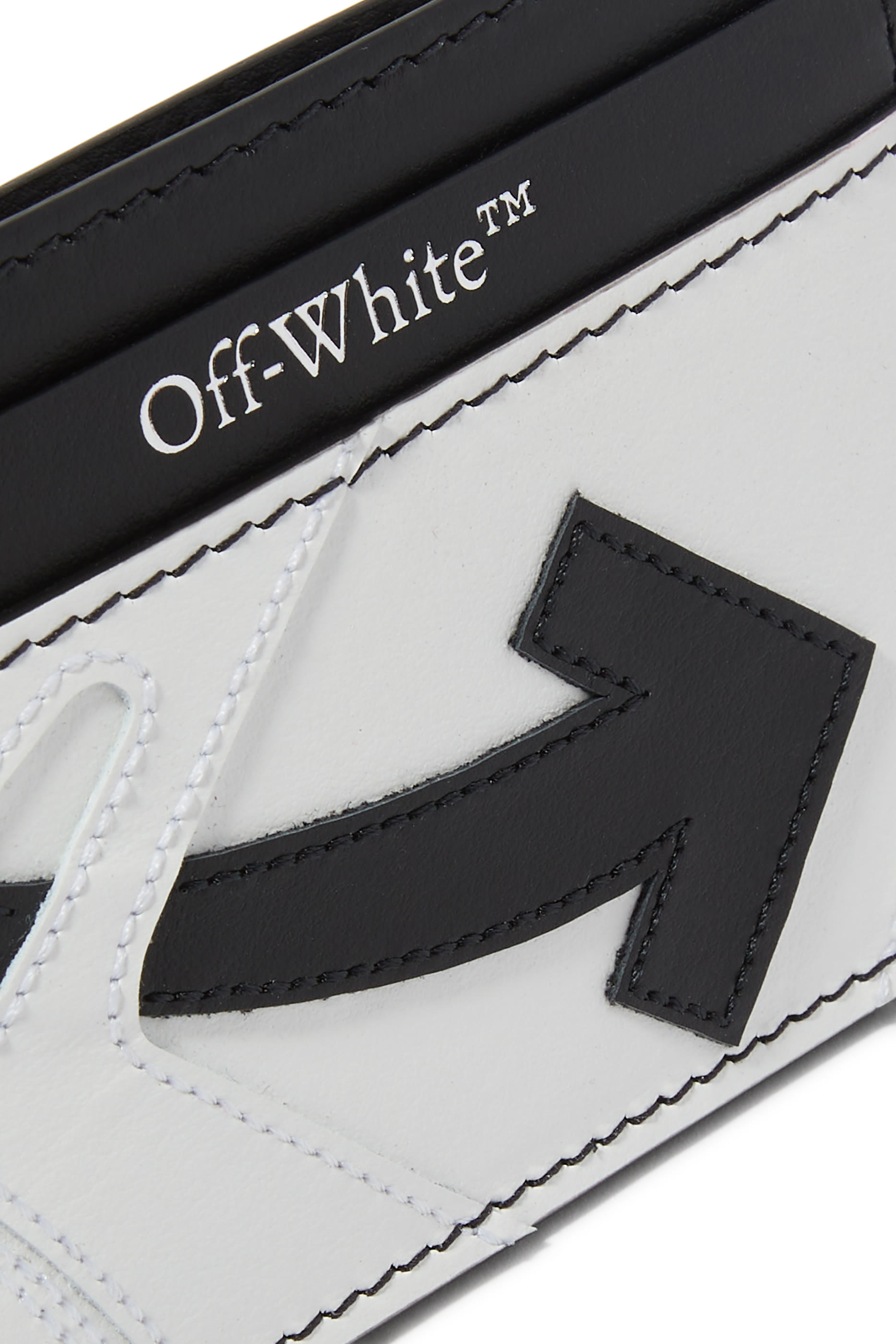 حافظة بطاقات أو سنيكر