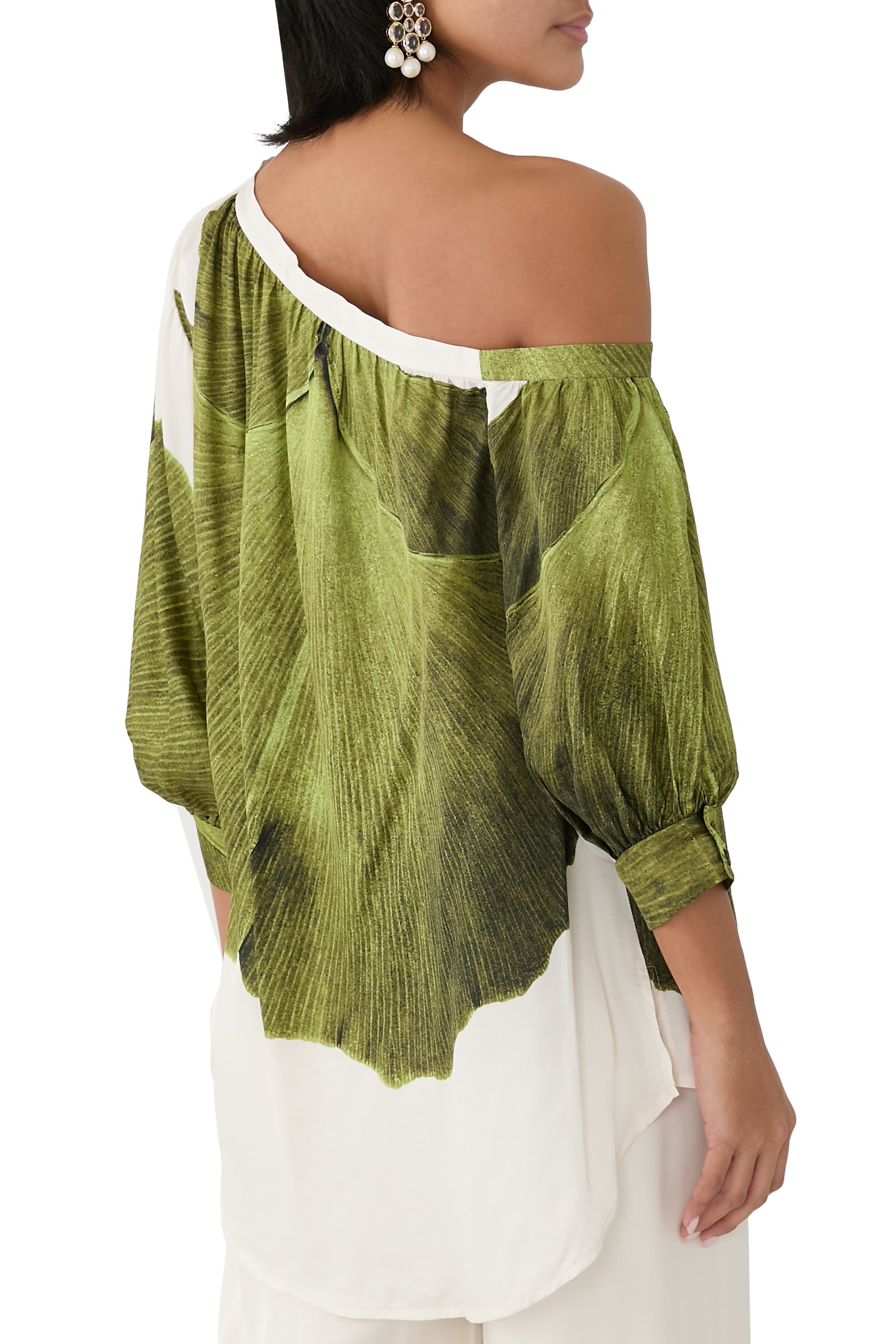 بلوزة سي سينتي بتصميم غير متماثل بكتف واحد