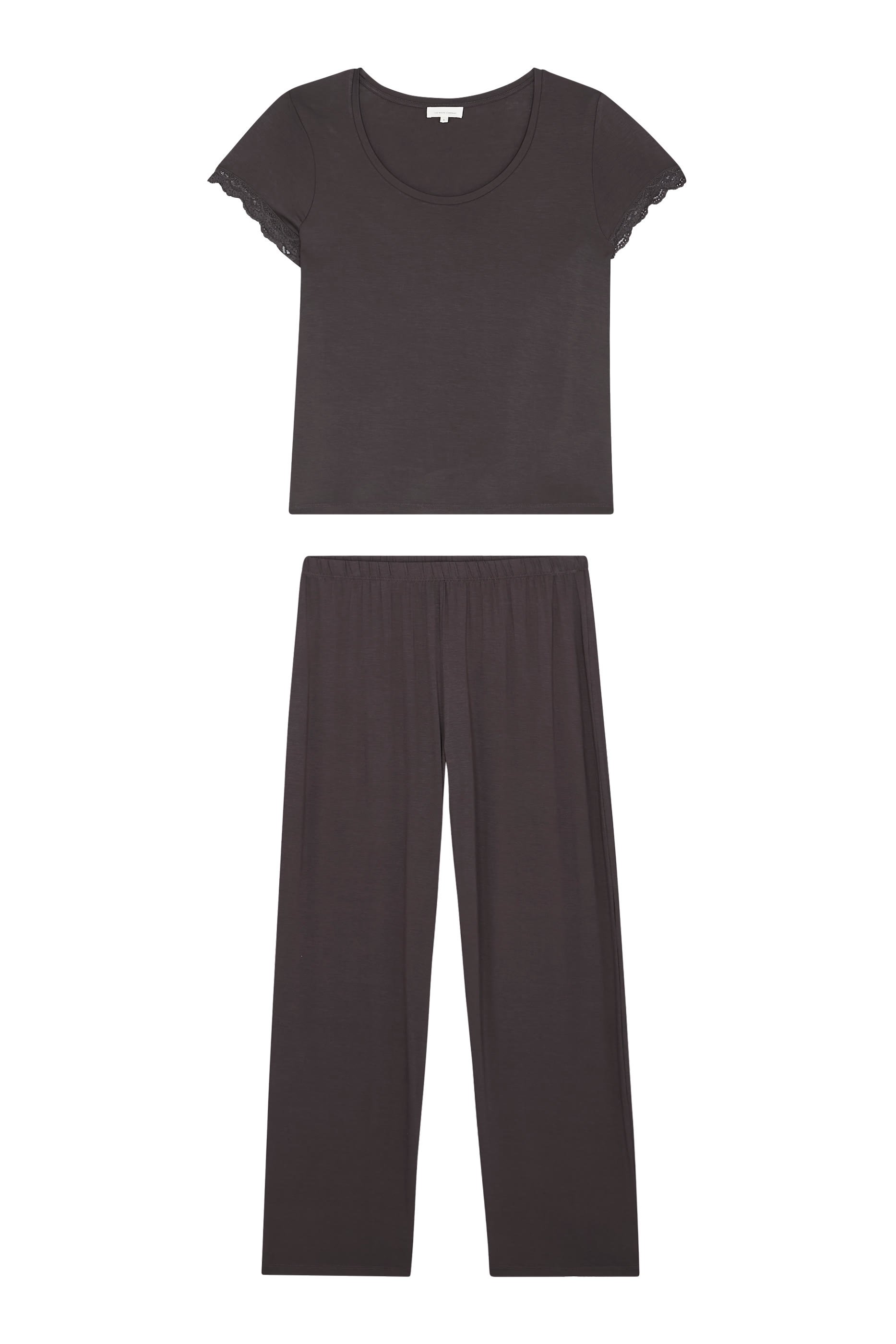 طقم بيجامة بياقة عميقة وحواف دانتيل