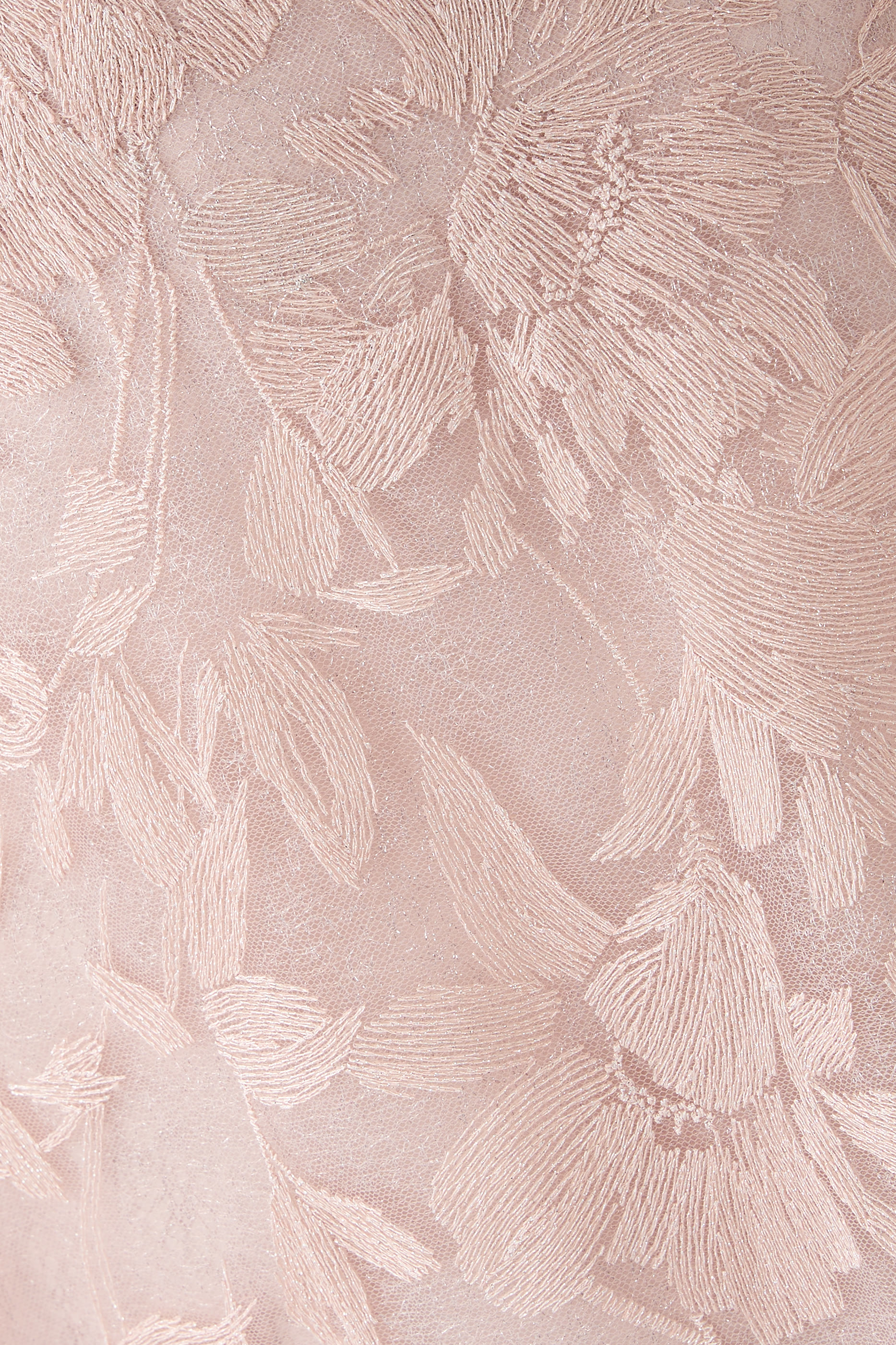 فستان سهرة بأكمام بنقشة أوراق الشجر تول لامع