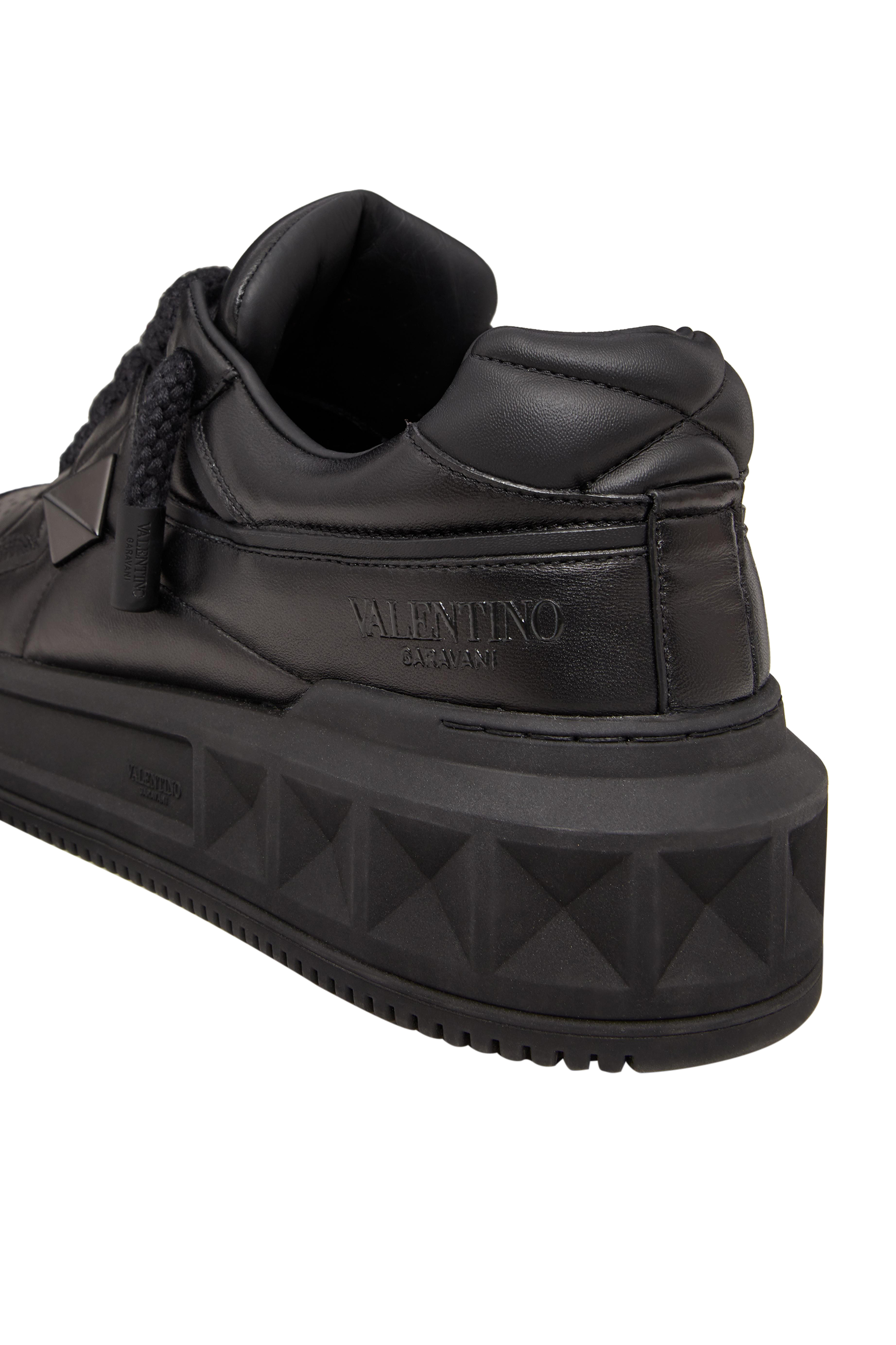 سنيكرز فالنتينو جارافاني بحلية