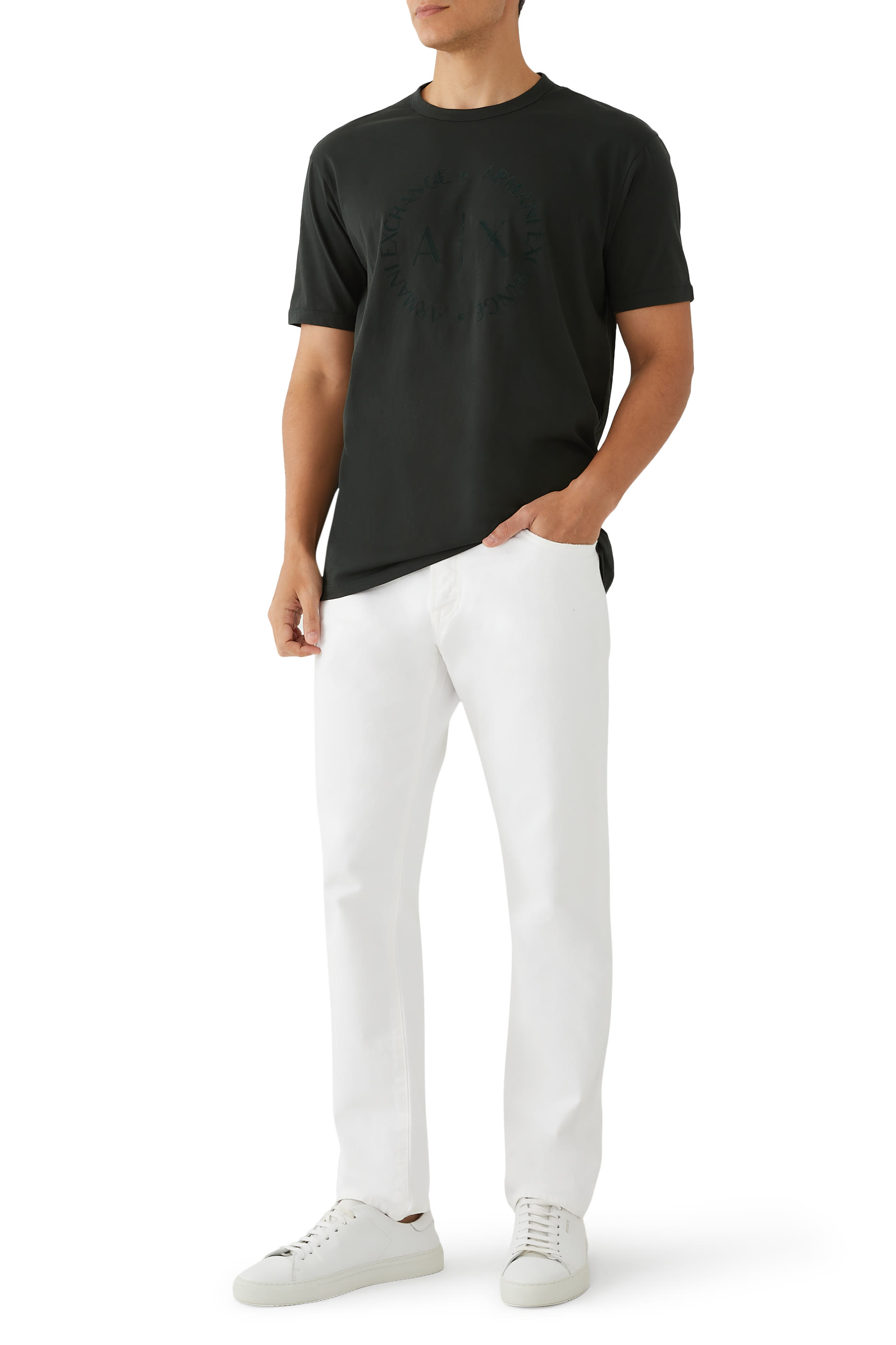 تيشيرت بشعار الماركة بتصميم دائري