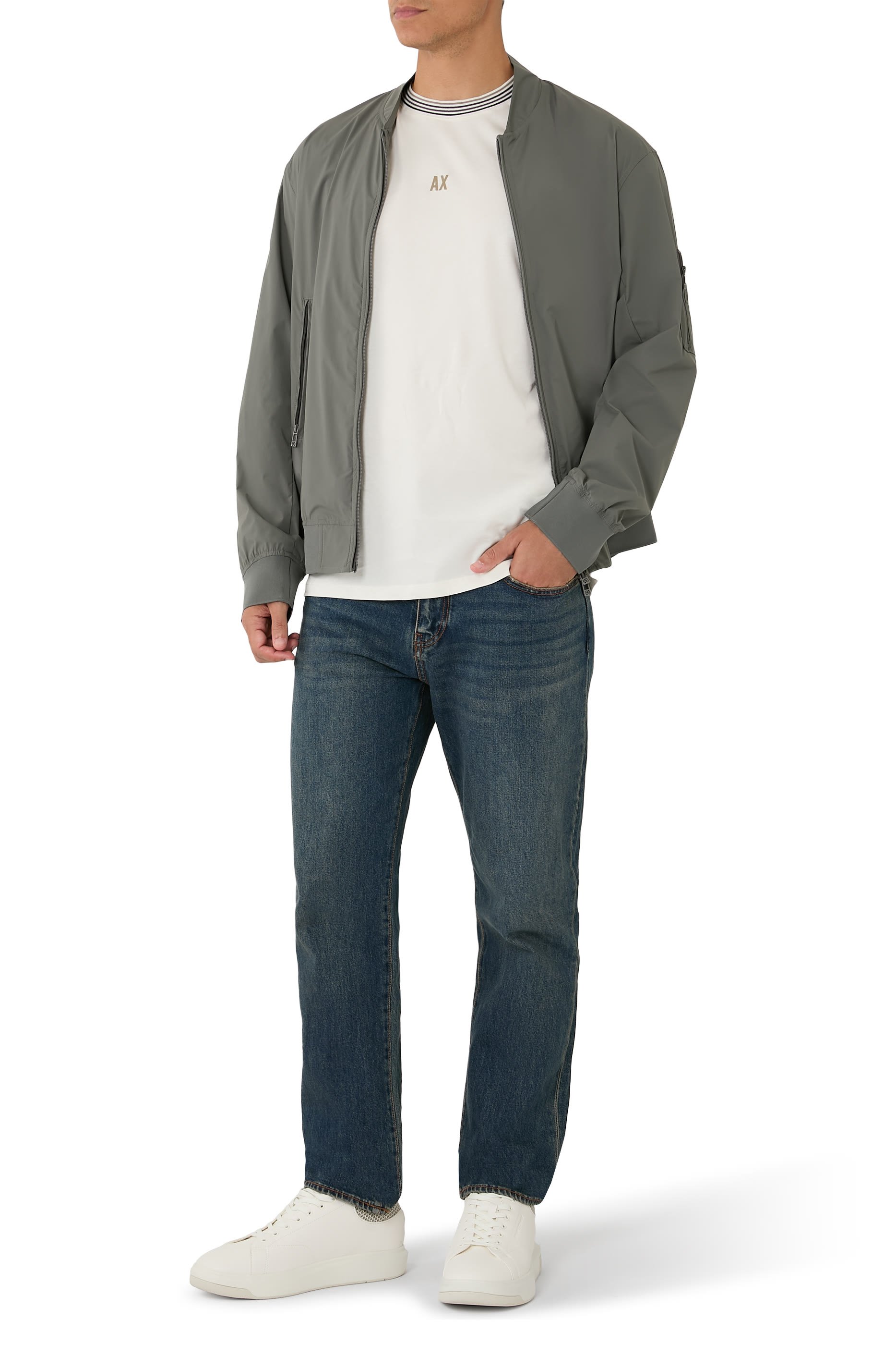 بنطال جينز بنقشة شعار الماركة