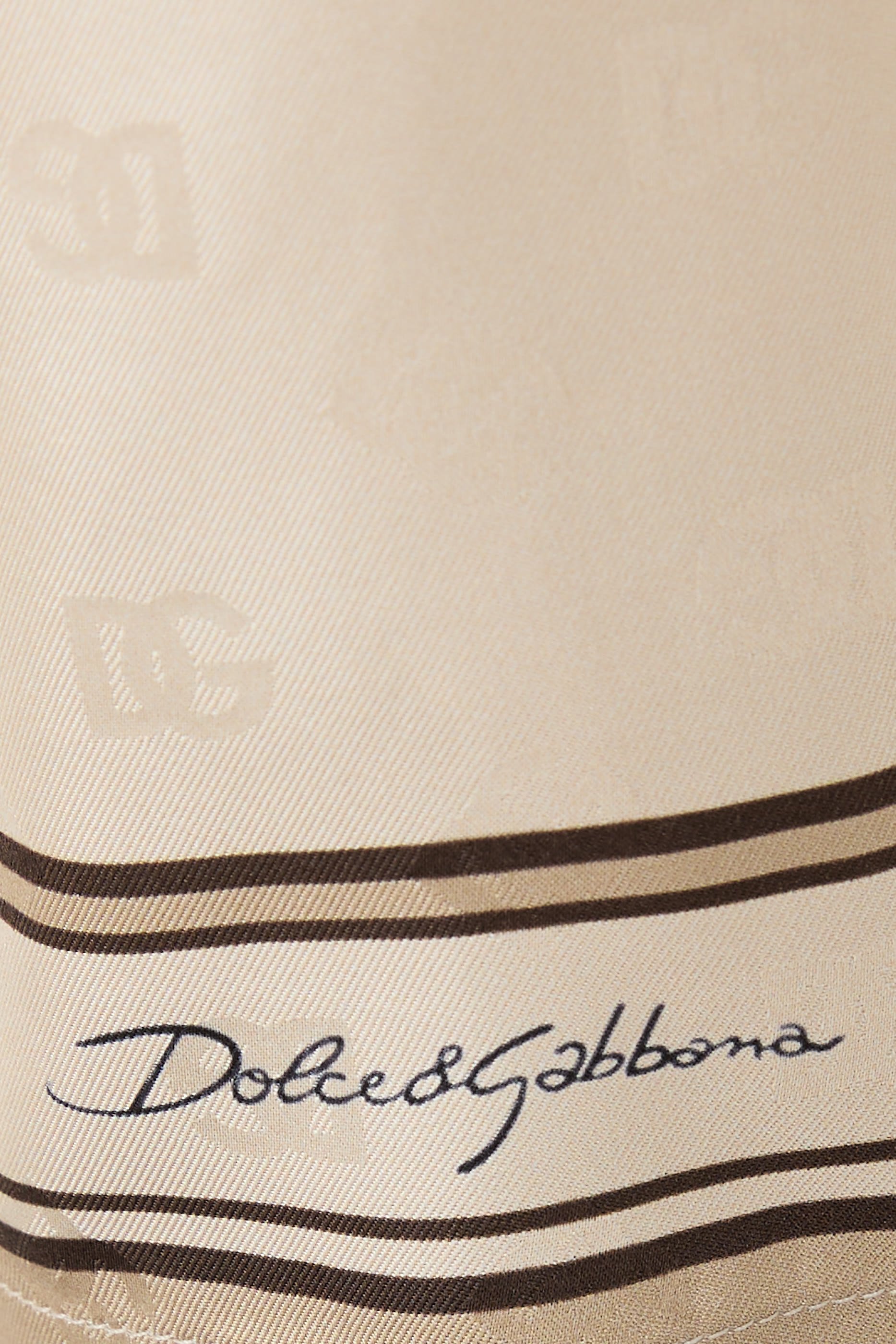 بنطال بطبعة شعار الماركة تويل