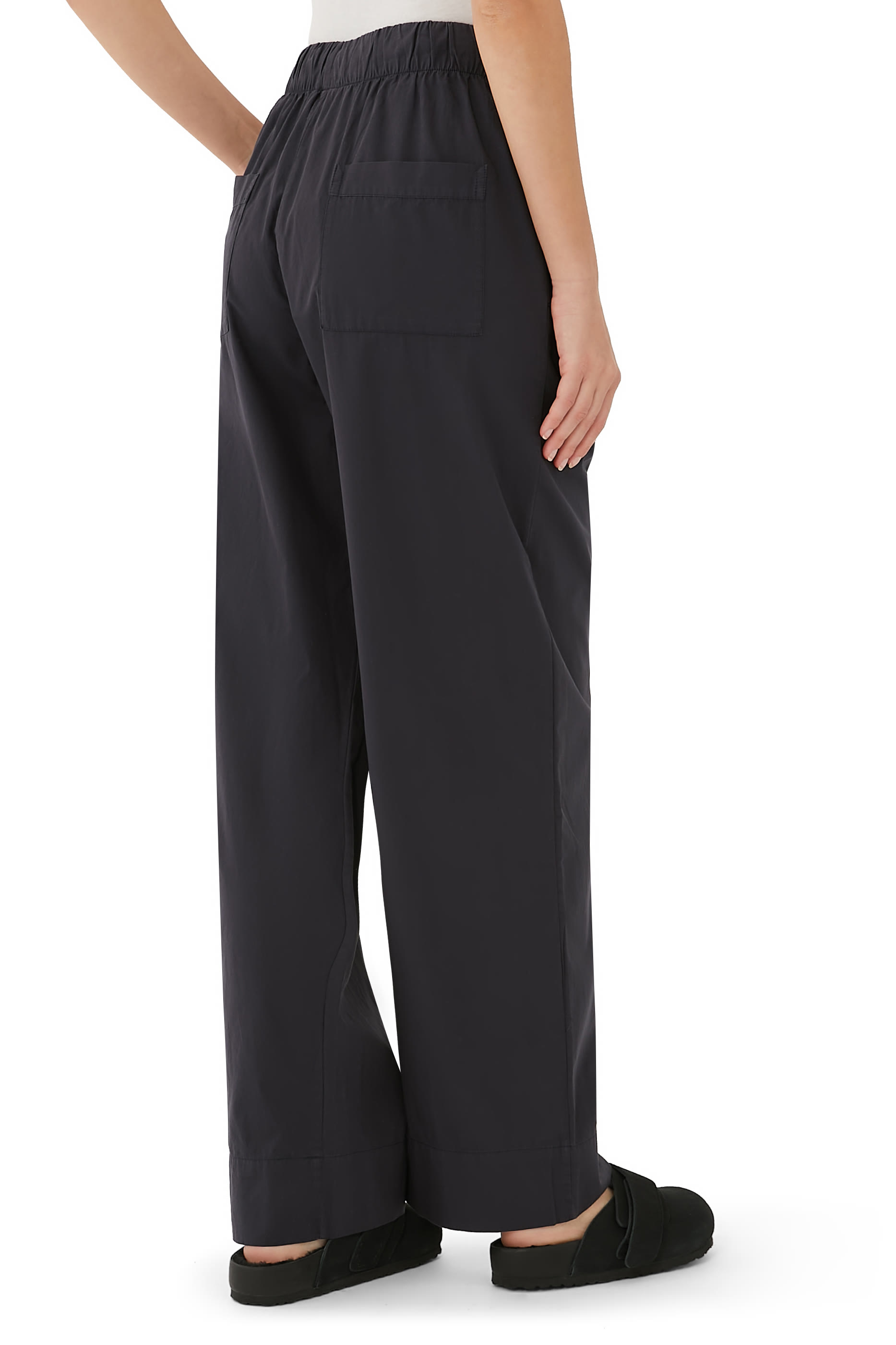 بنطال تكلا &times; بيركنستوك