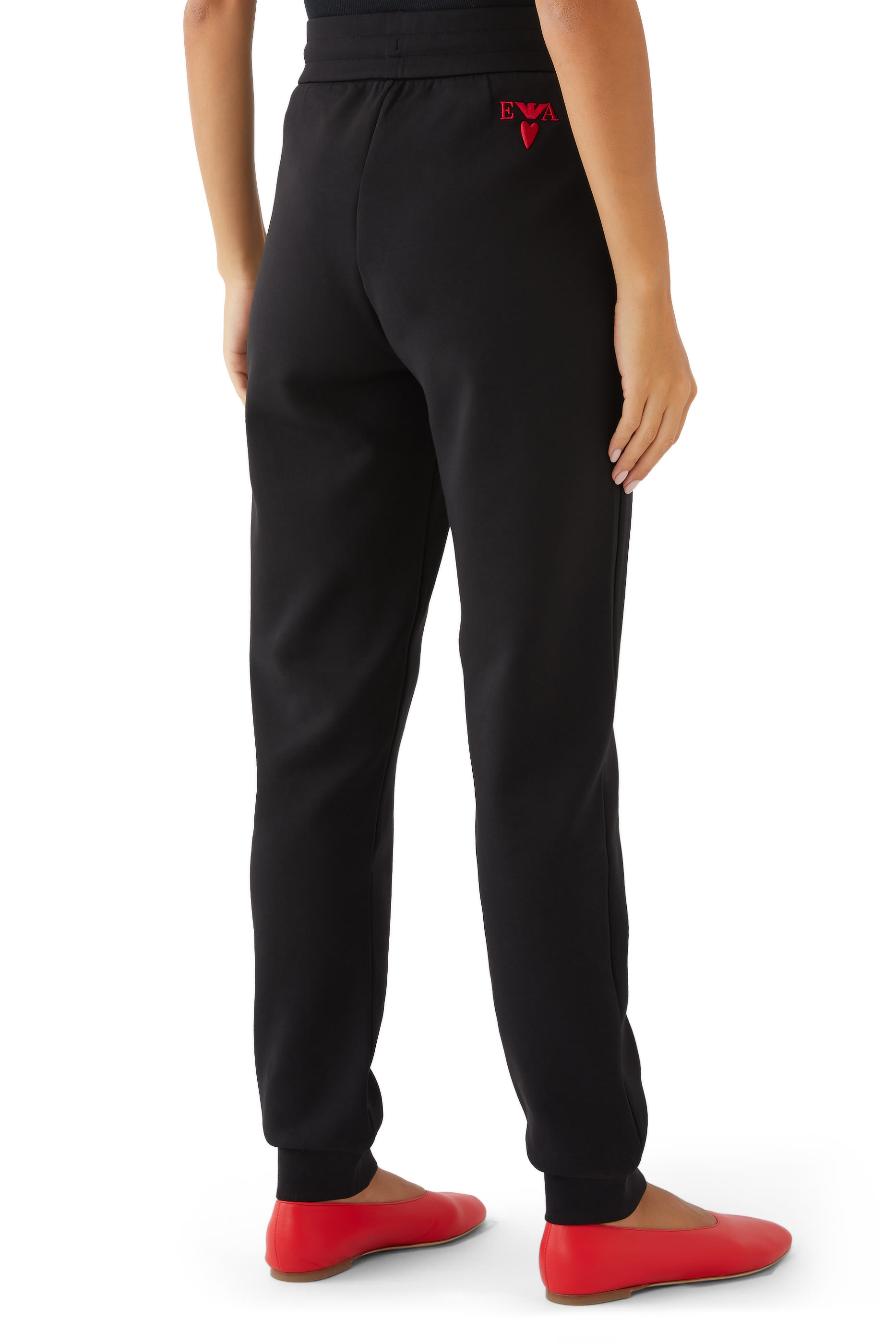 بنطال رياضي كوليس بتطريز شعار حرفي الماركةو قلب