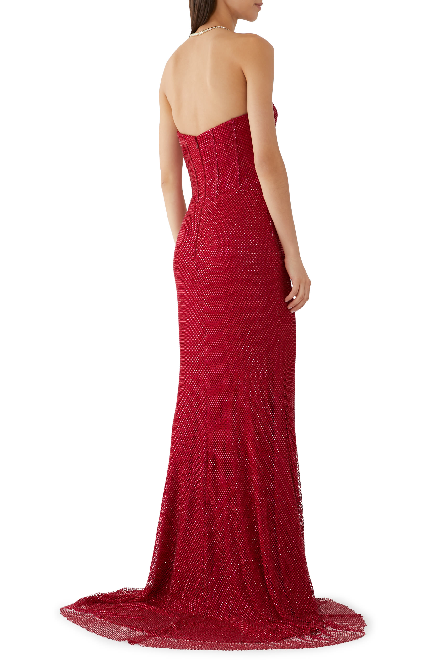 فستان سهرة بقصة ضيقة مرصع بأحجار الراين