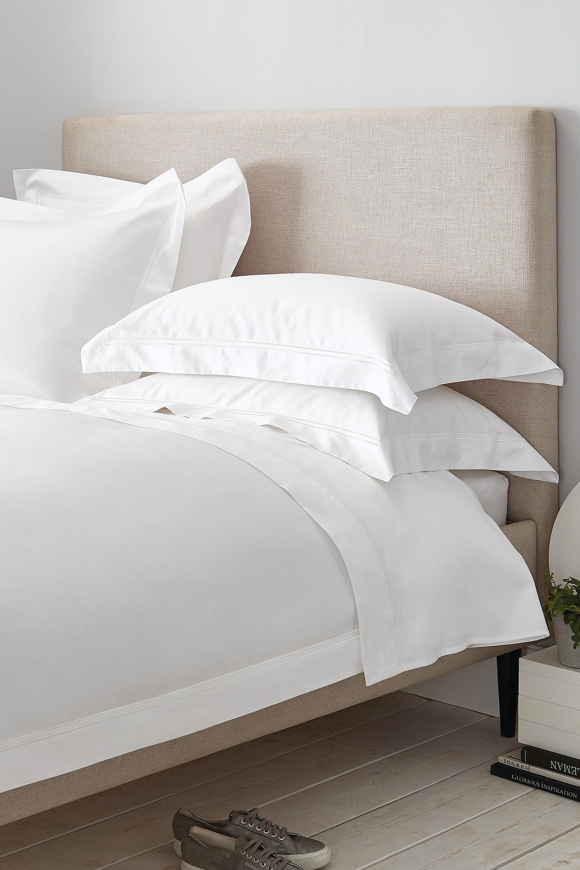 شرشف سيمونز مبطن بحواف مطاطية مزين بحياكة خيط مزدوجة