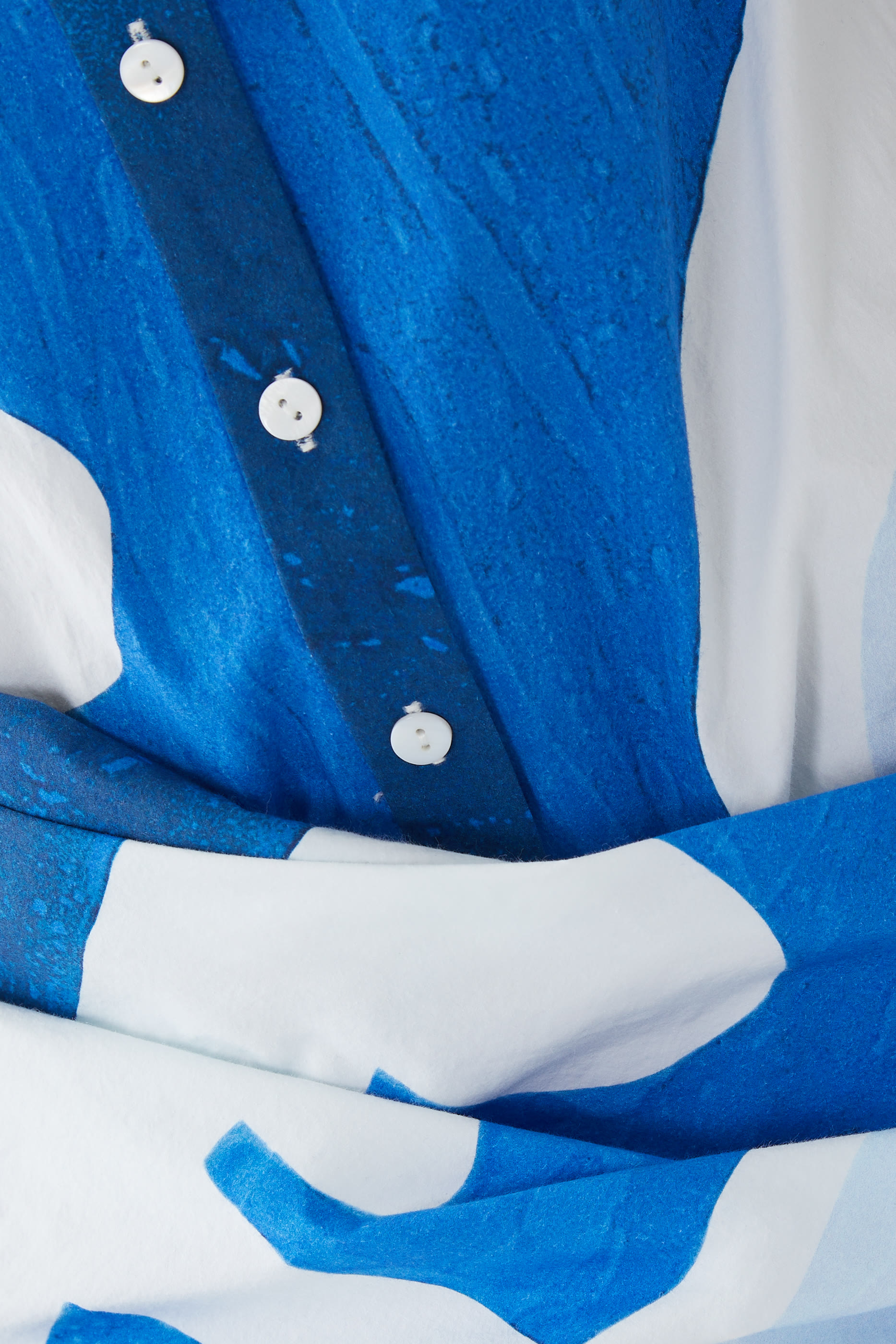 فستان كلير قصير بتصميم قميص