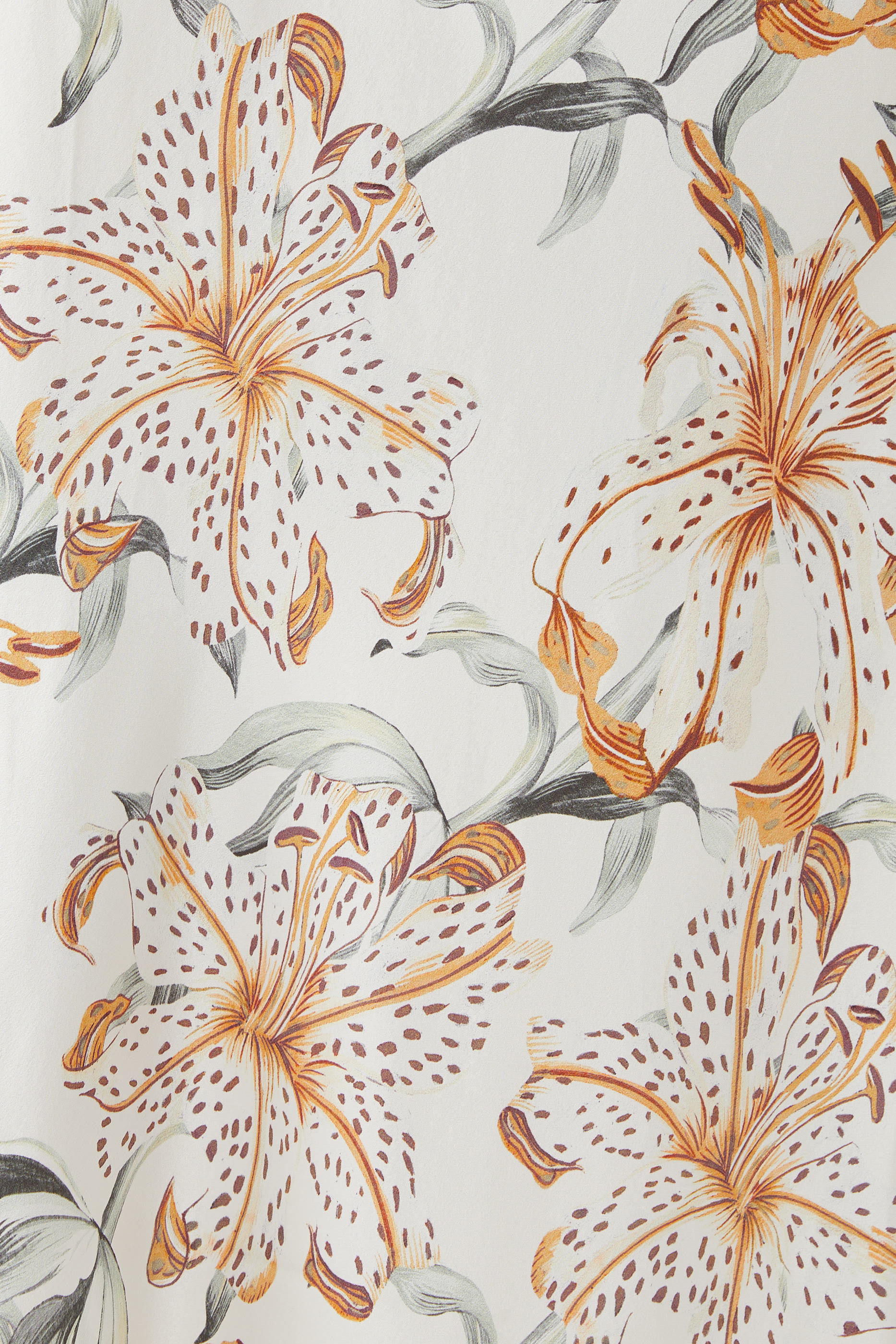 قميص نوم بقصة مائلة حرير