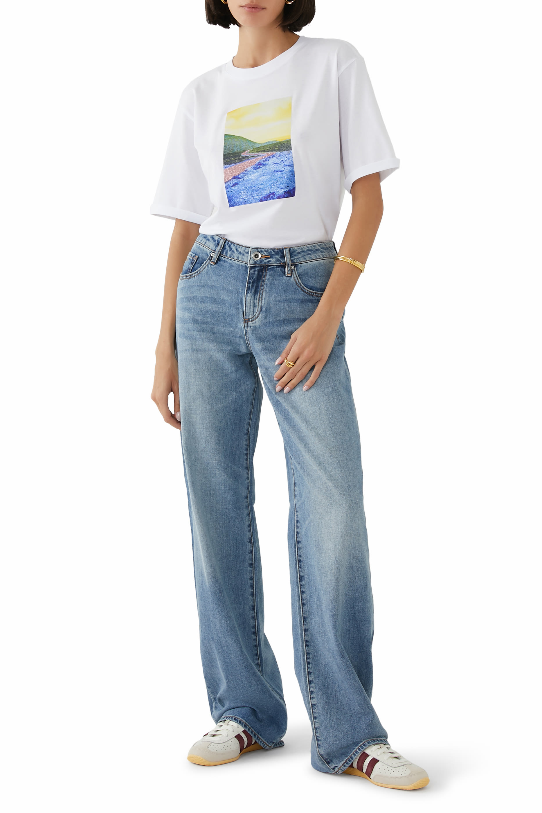 تيشيرت بطبعة غرافيك