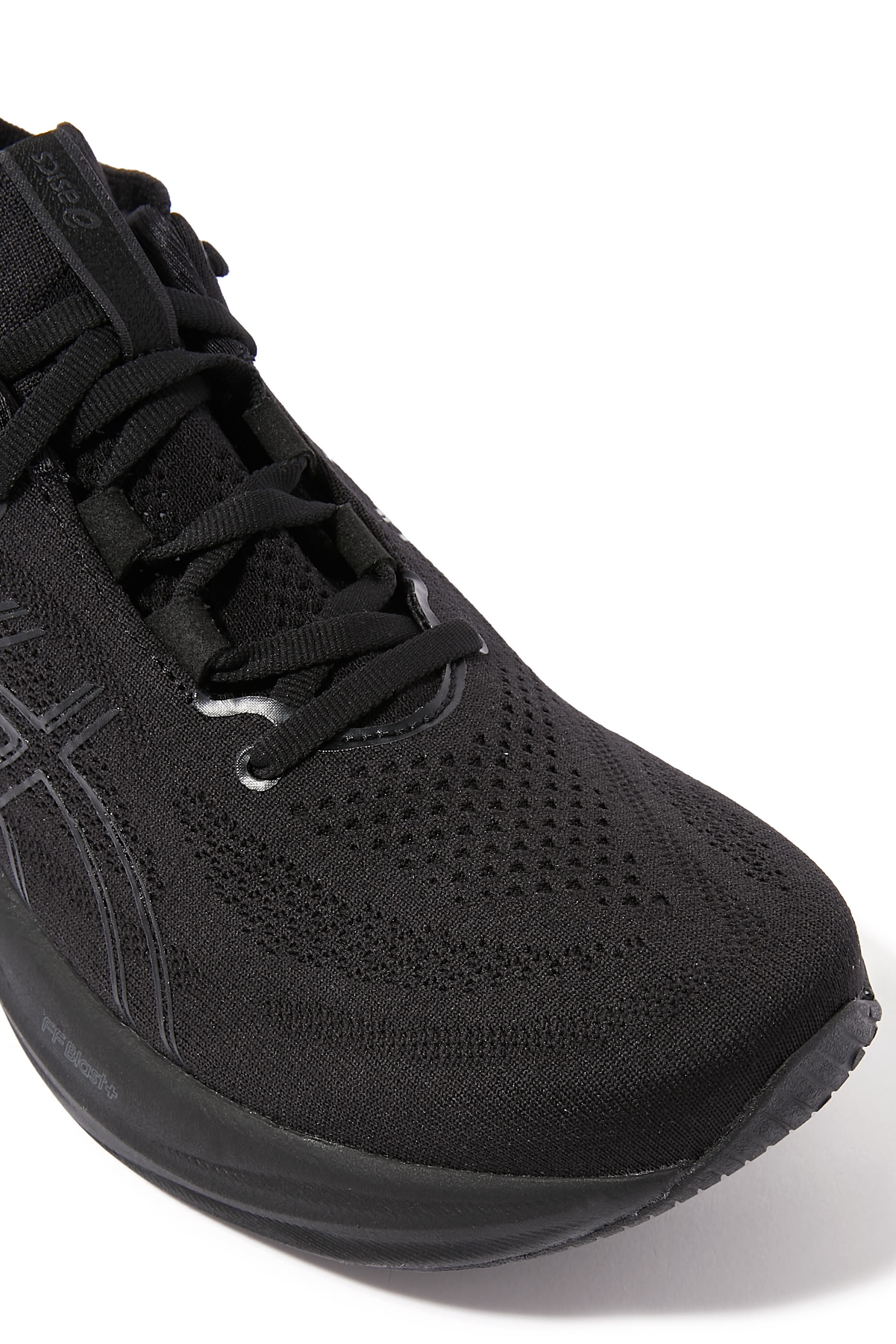 سنيكرز جل نيمبوس 26