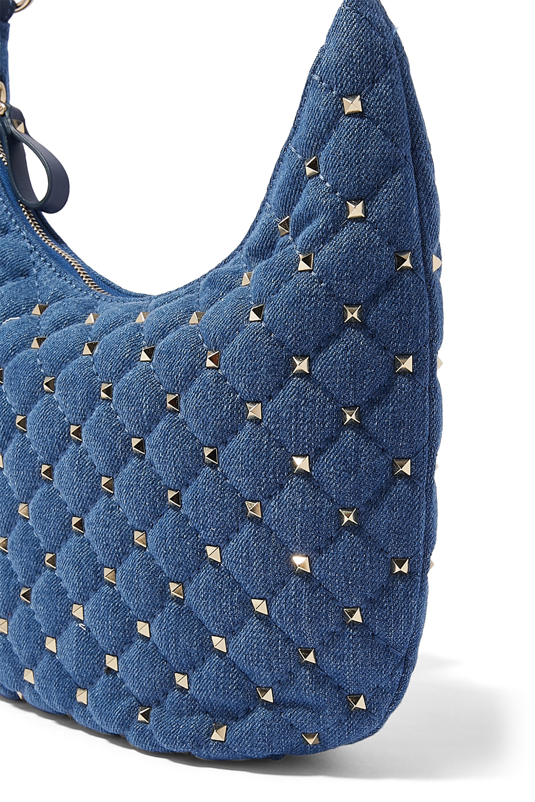 حقيبة هوبو صغيرة بحلي هرمية