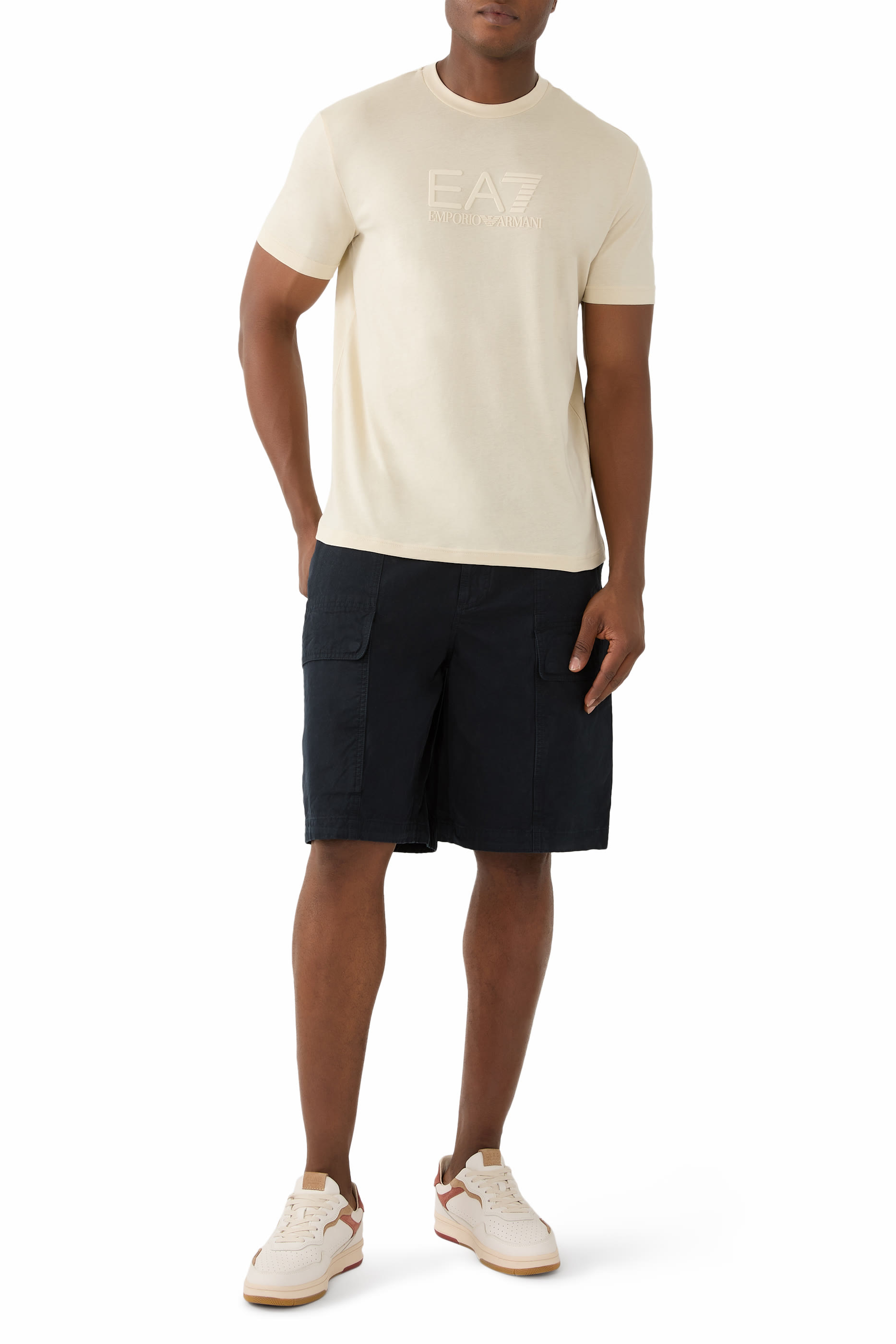 تيشيرت بشعار الماركة قطن