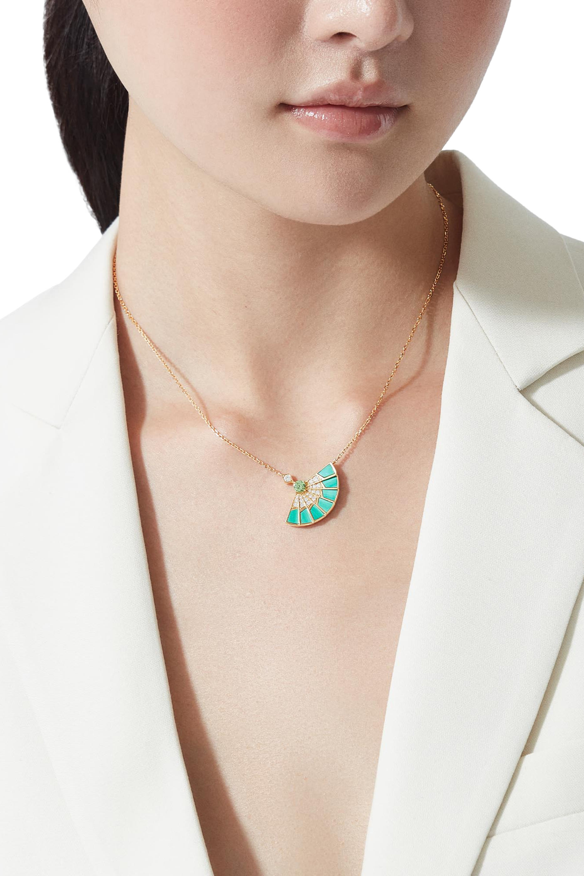 قلادة فانفير سيمفوني بدلاية مرصعة بالتسافوريت والملاكيت والماس ذهب أصفر عيار 18