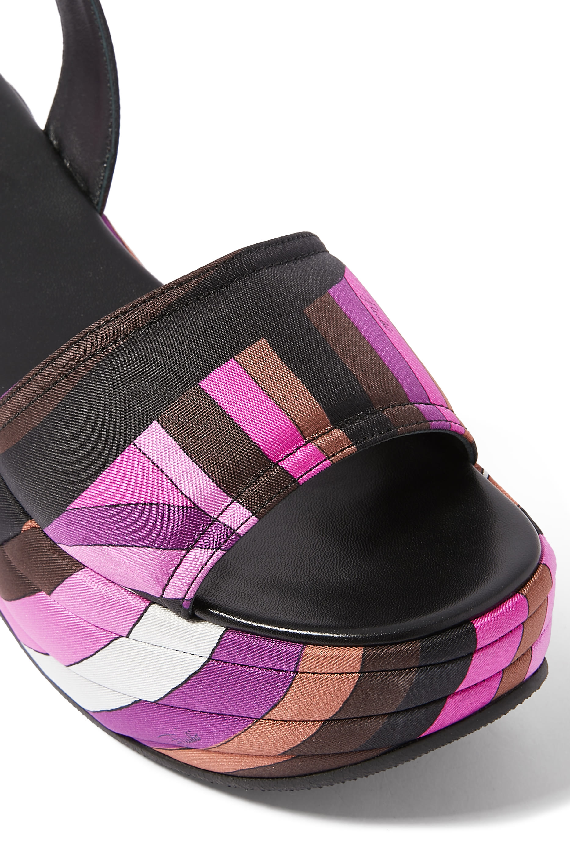 صندل بوتشيامي 90 بنعل سميك