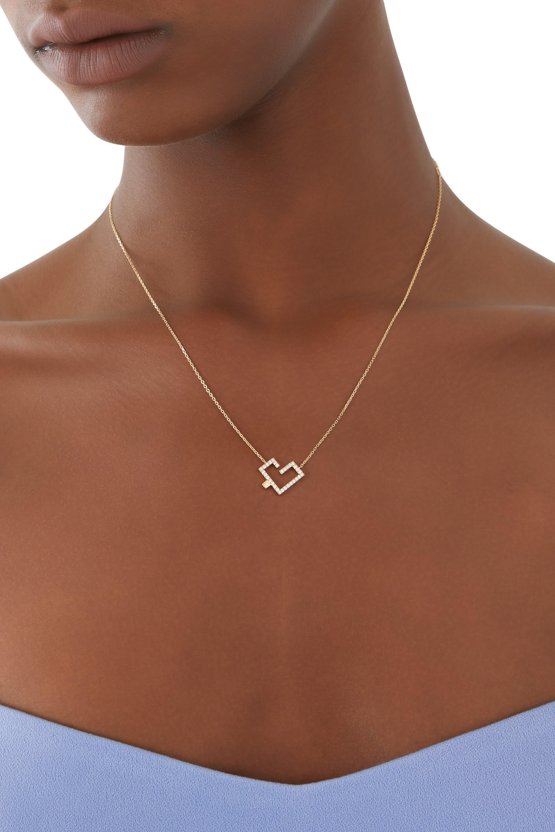 قلادة بدلاية على شكل كلمة حب مرصع بالماس مع نقطة ذهبية ذهب أصفر