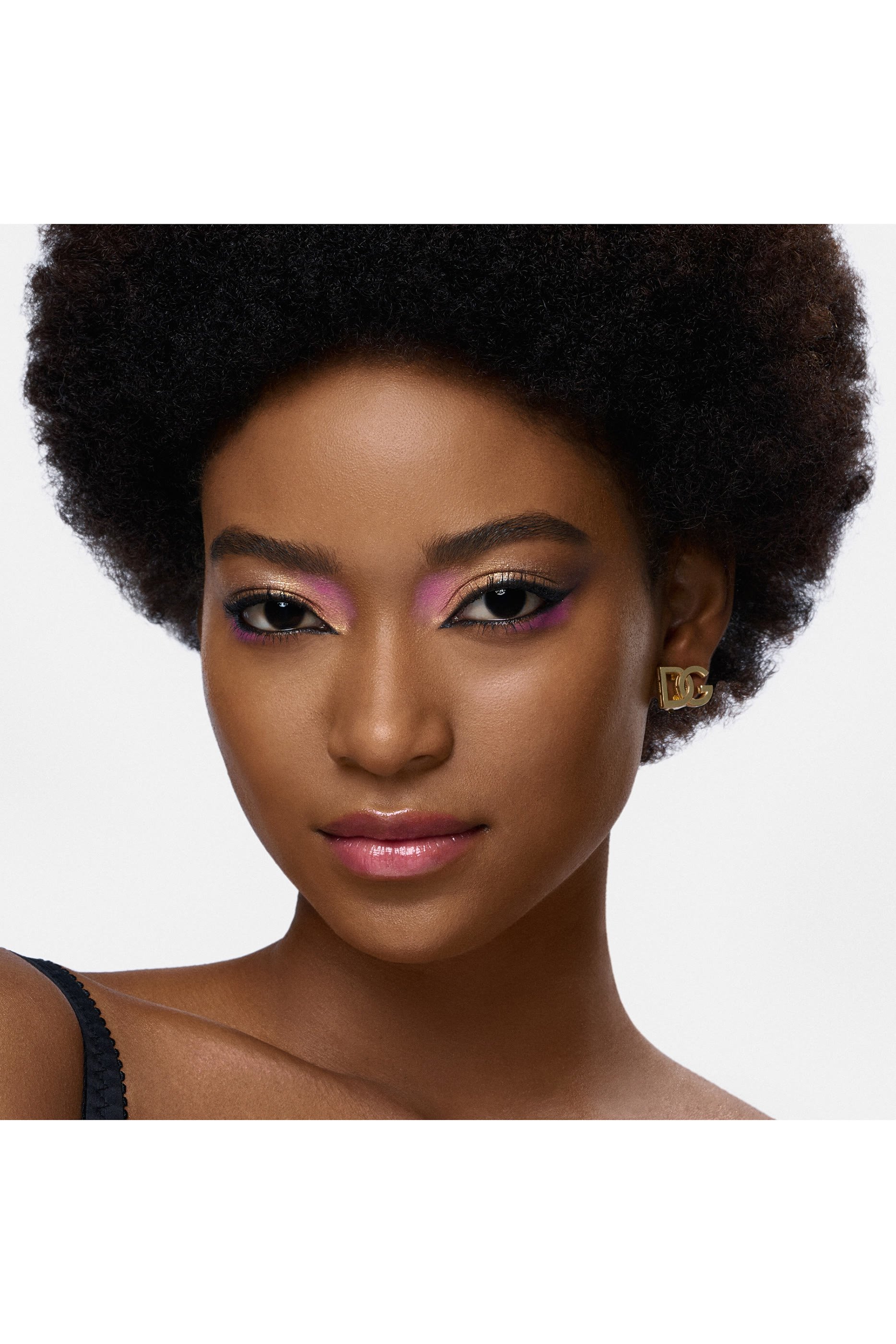 قلم تحديد عيون ذاتس ماي لاين