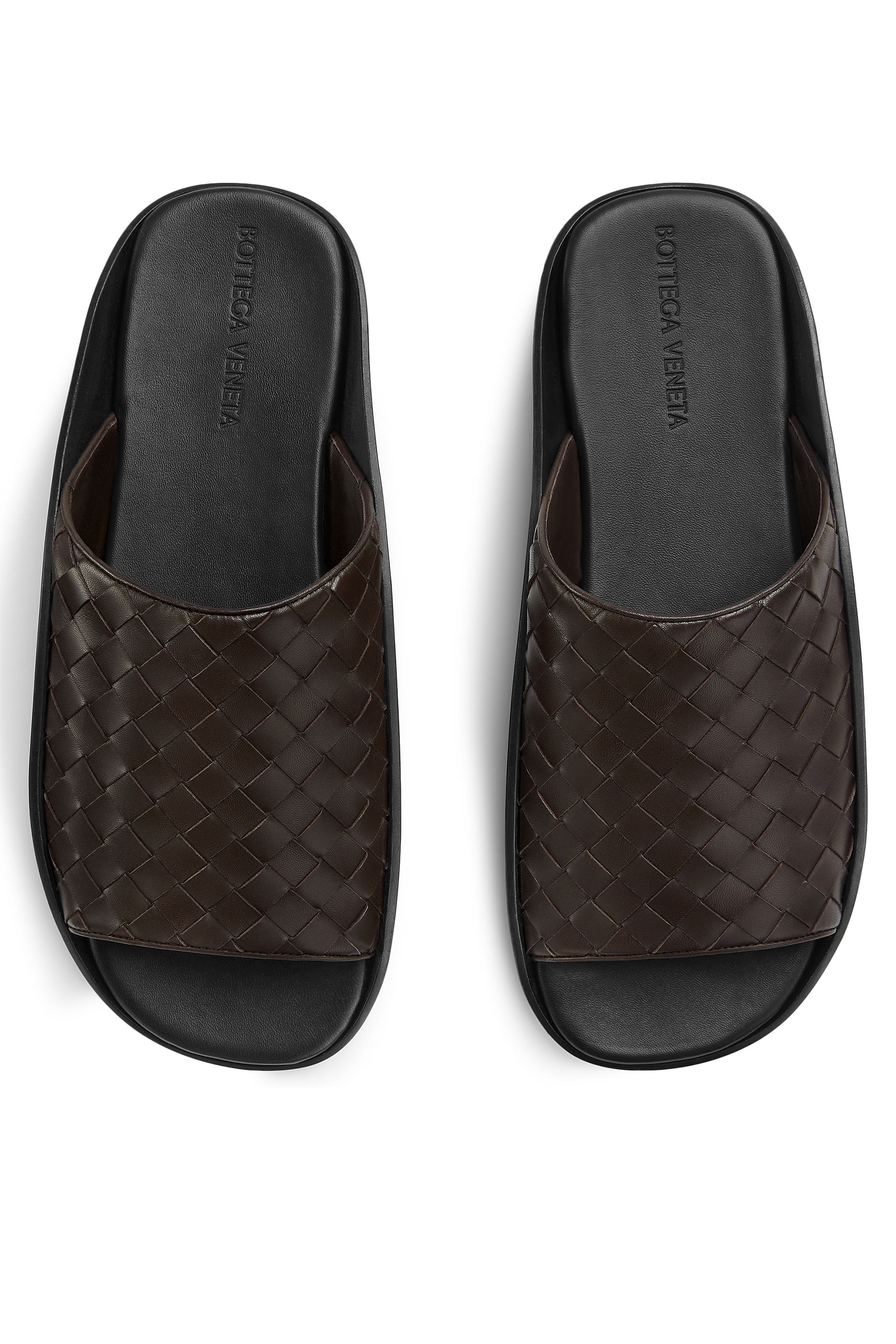 صندل مفتوح من الخلف بتصميم متموج