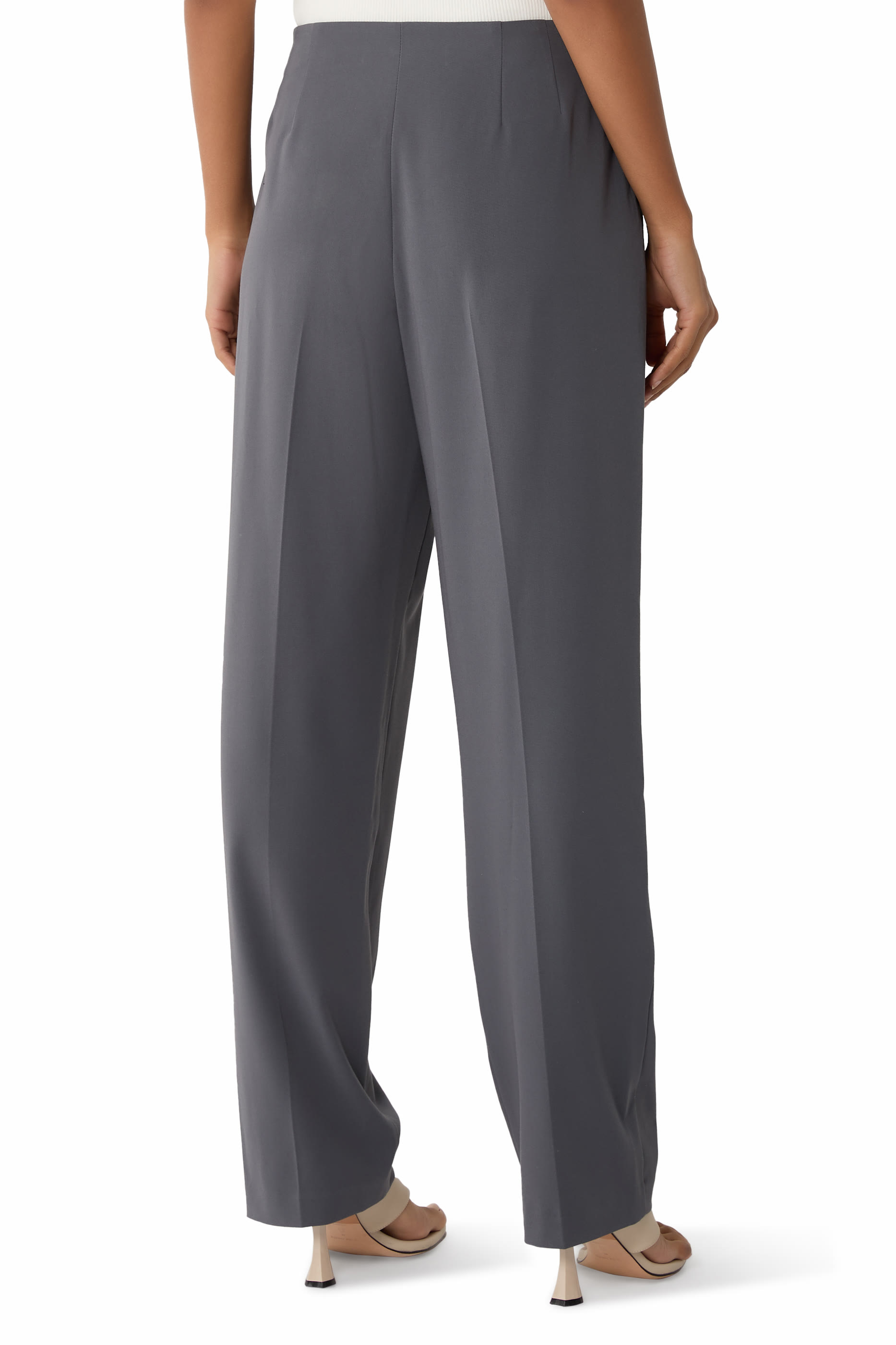 بنطال بطيات