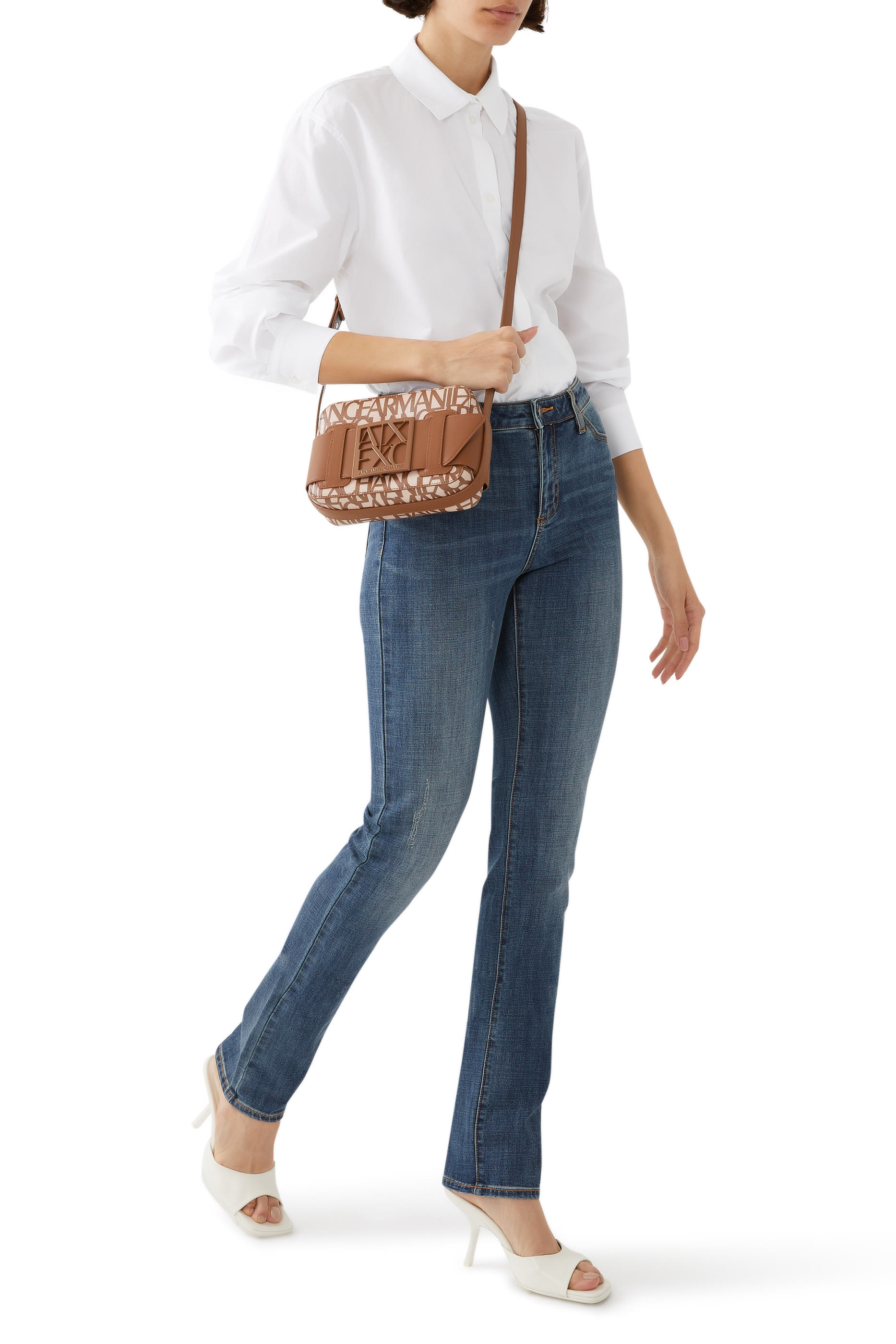 بنطال جينز بقصة ضيقة